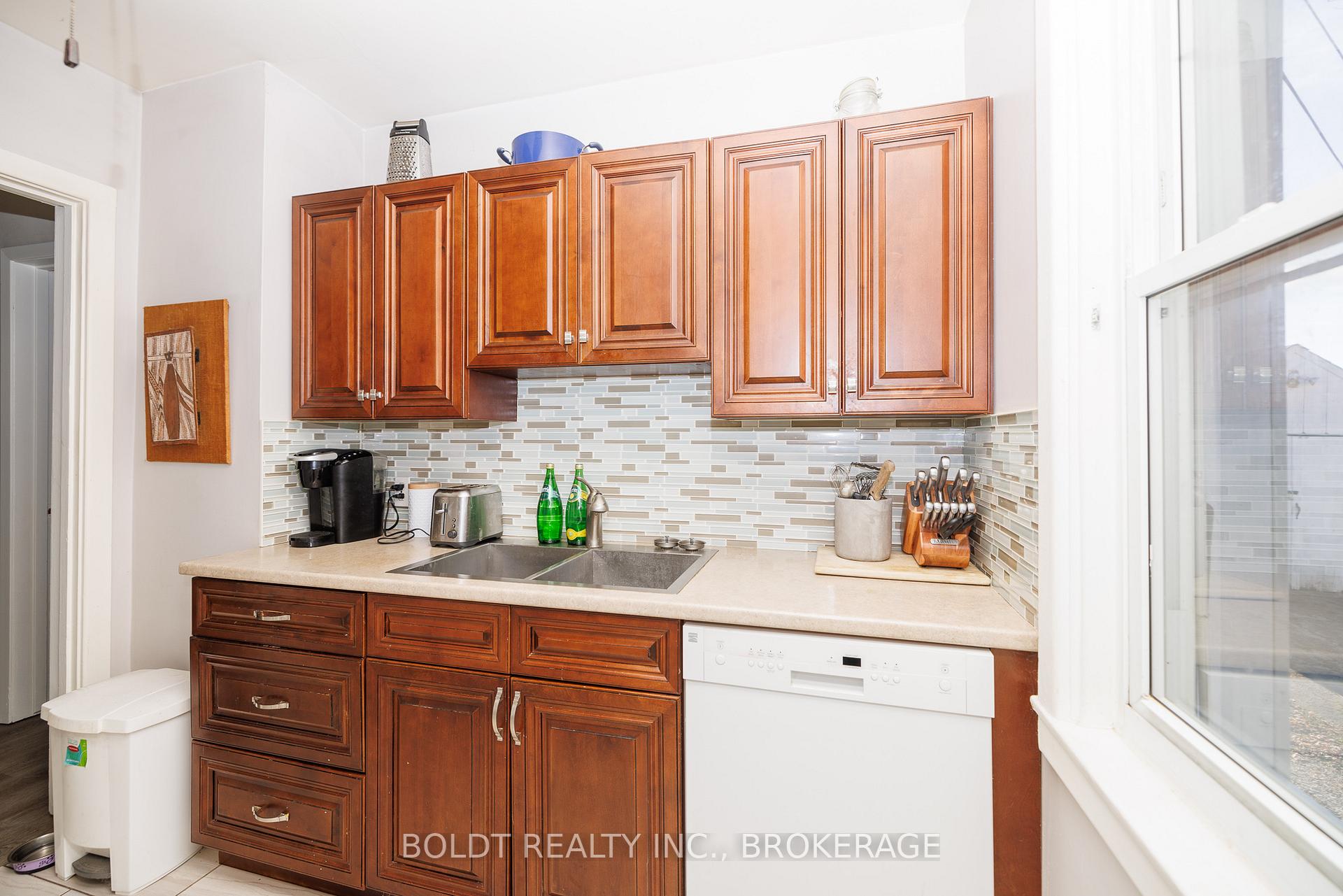 Photo 16 of 33 Argyle Crescent, St. Catharines, E. Chester — HOMEH