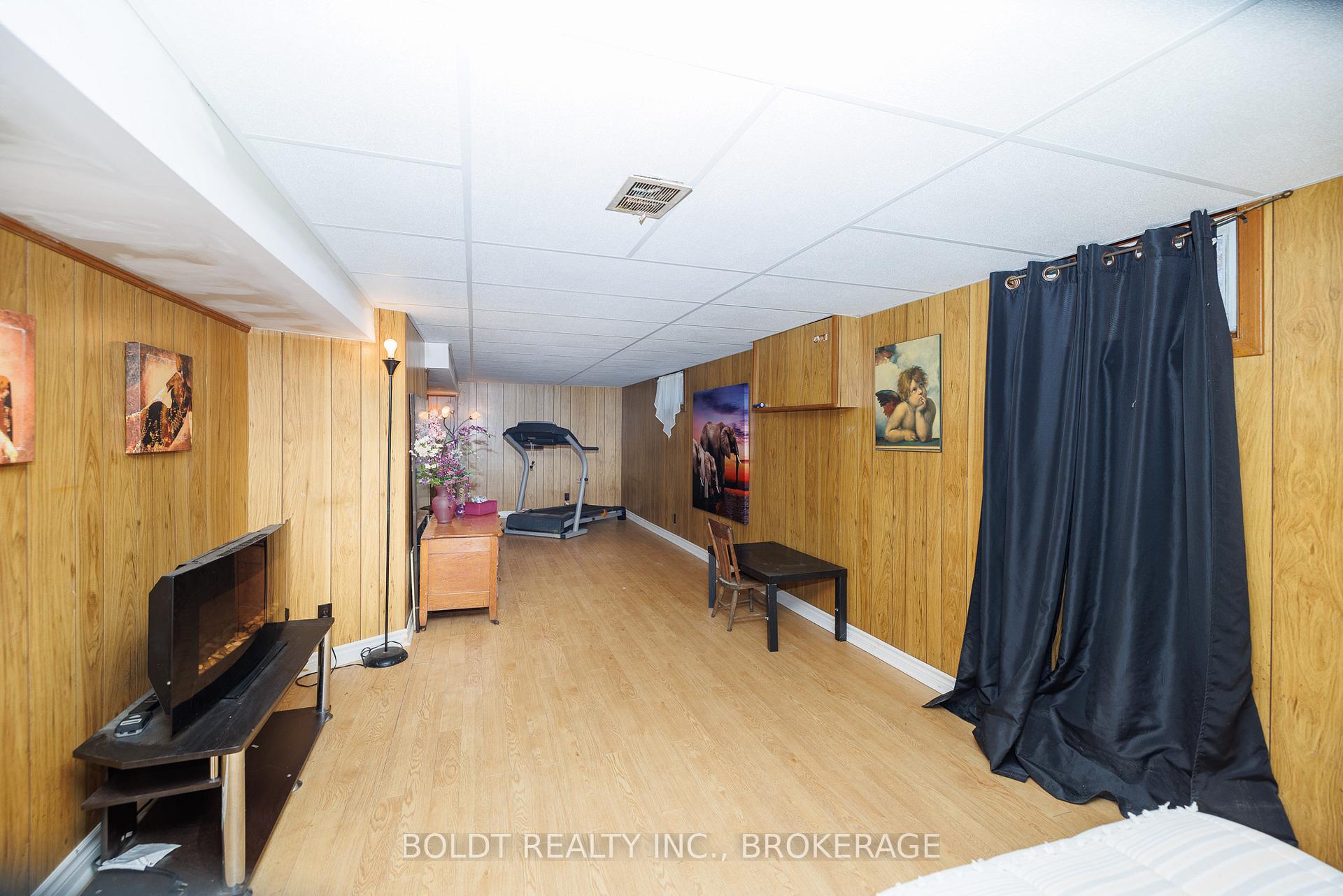 Photo 18 of 33 Argyle Crescent, St. Catharines, E. Chester — HOMEH