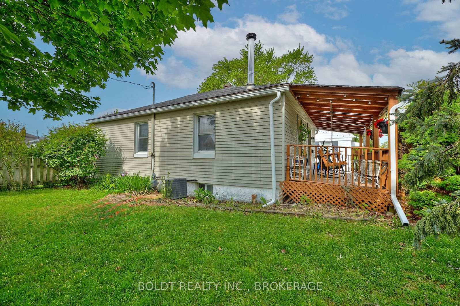 Photo 19 of 33 Argyle Crescent, St. Catharines, E. Chester — HOMEH