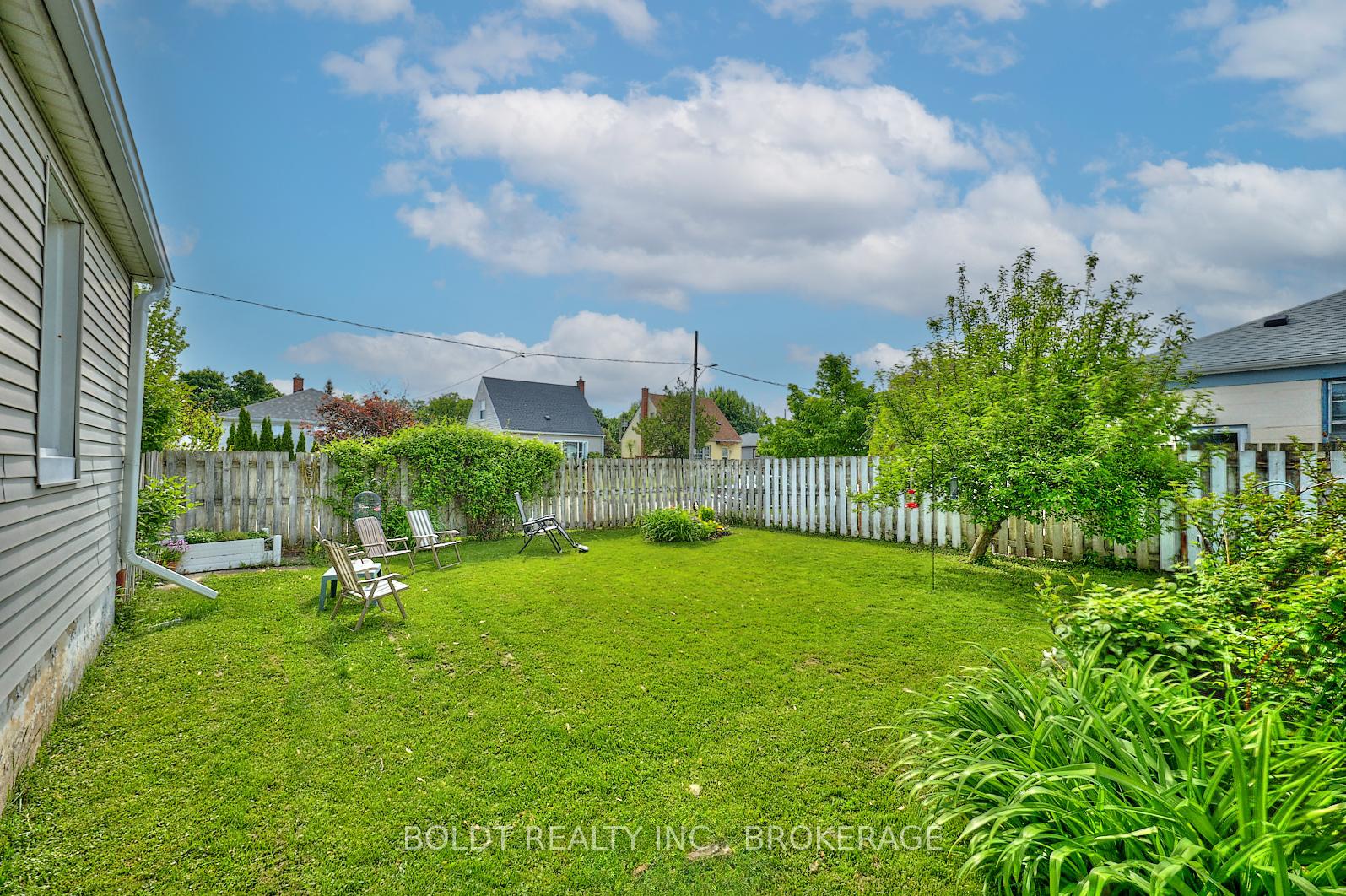 Photo 20 of 33 Argyle Crescent, St. Catharines, E. Chester — HOMEH