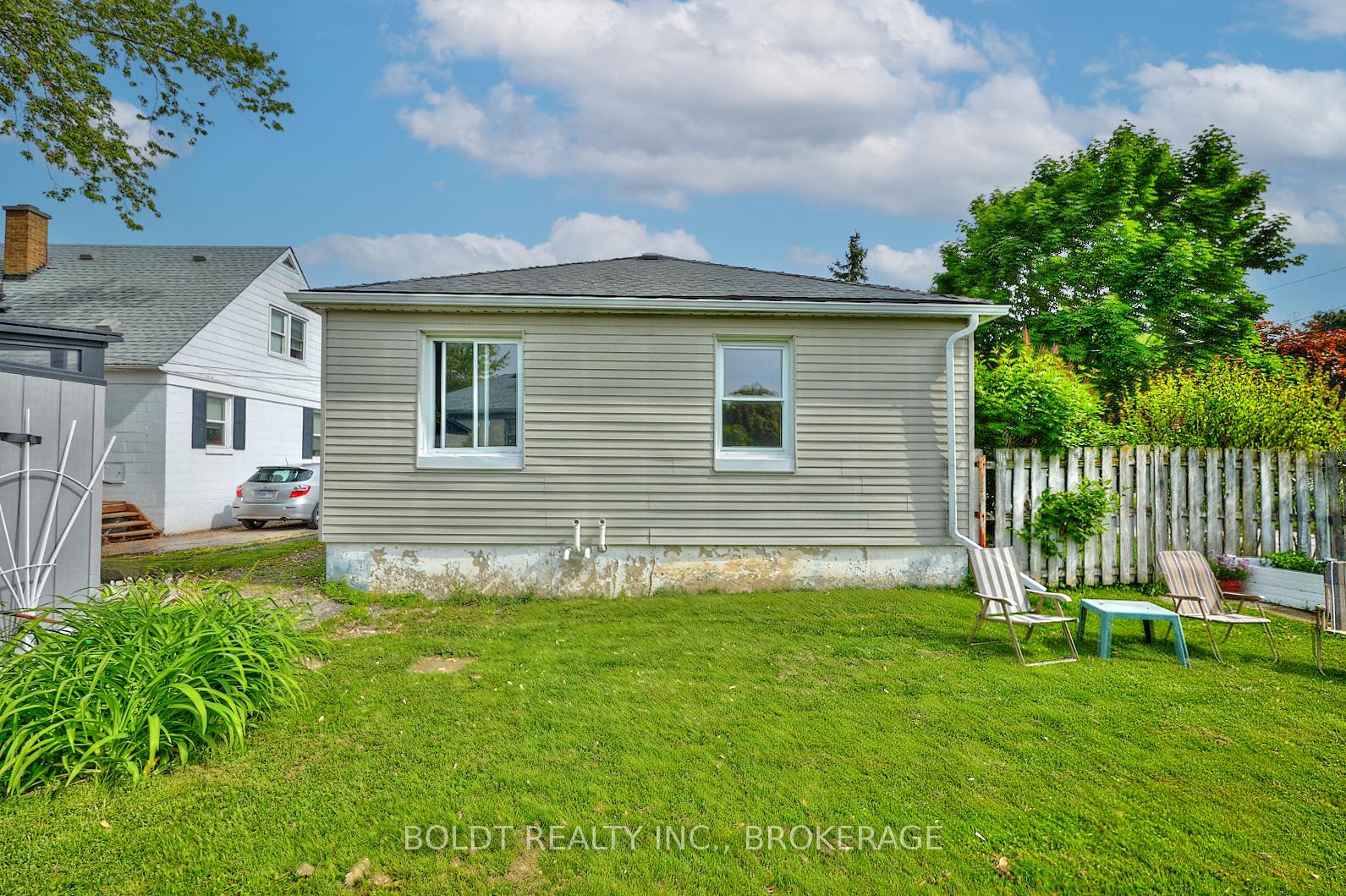 Photo 23 of 33 Argyle Crescent, St. Catharines, E. Chester — HOMEH