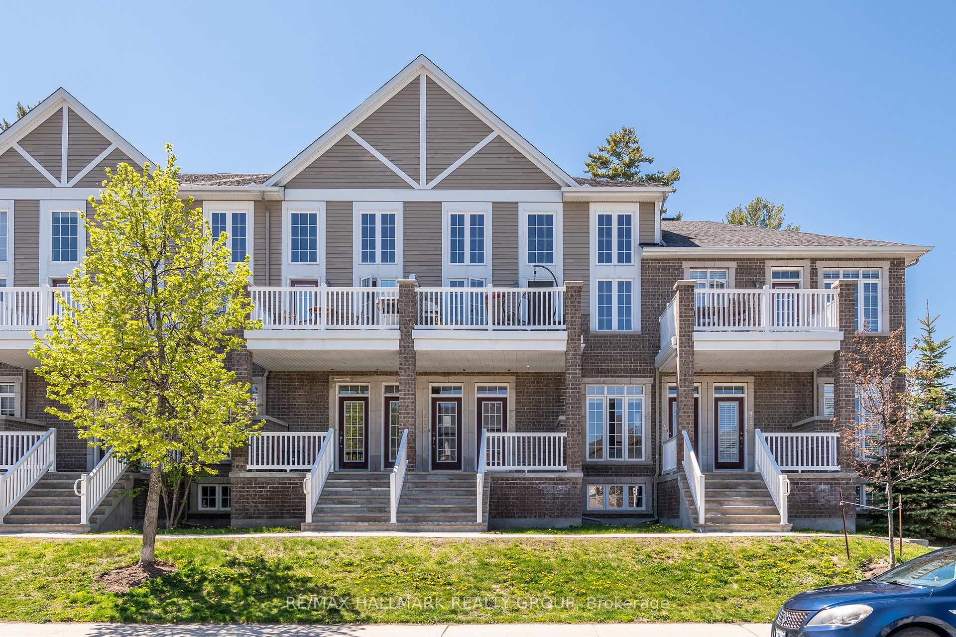 Front of 226 Kinghaven Crescent