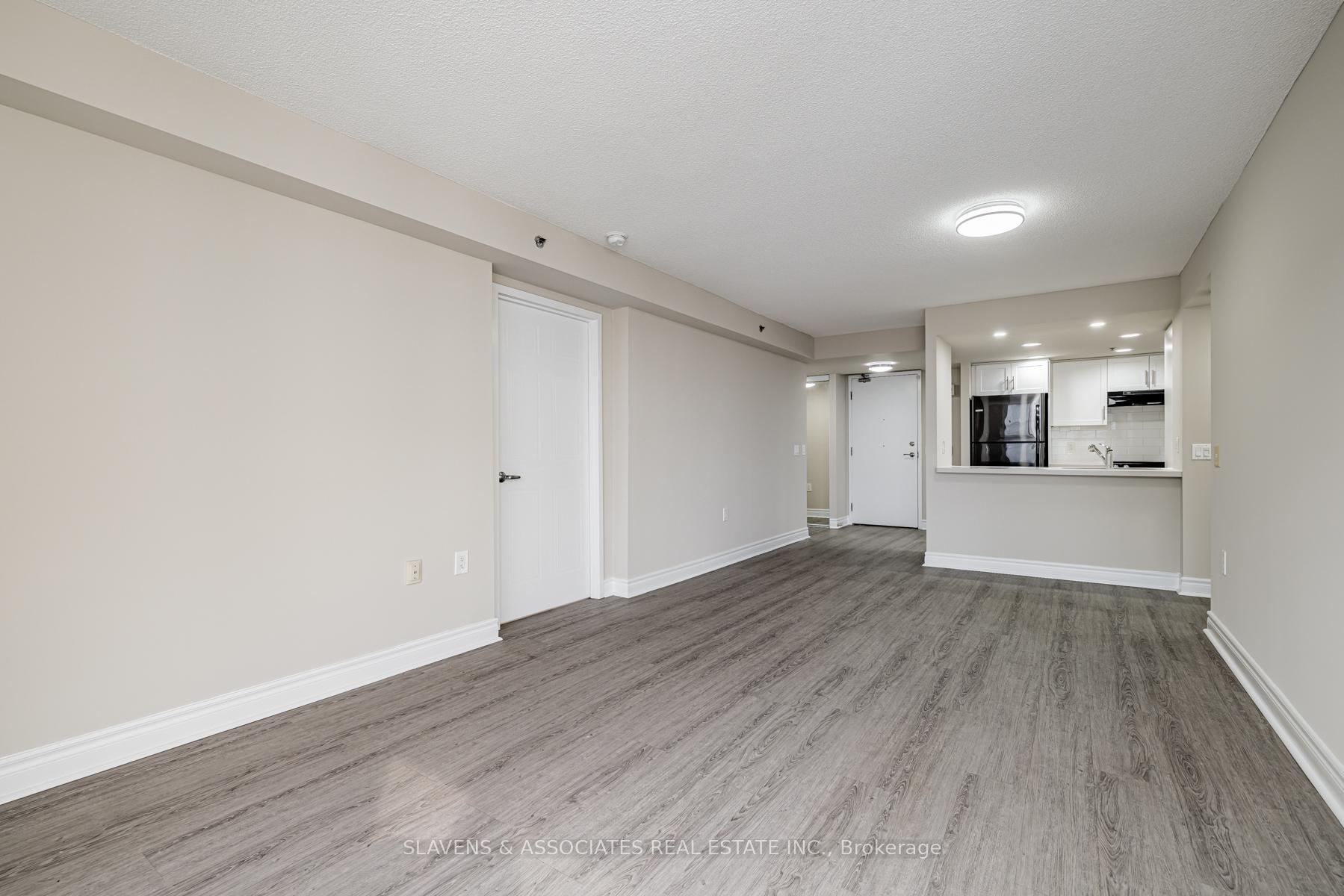 Photo 14 of Unit 402, 2 Neptune Drive, Toronto, Englemount-Lawrence — HOMEH