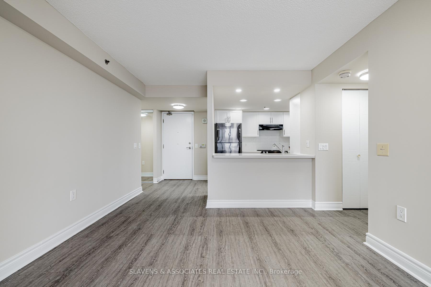 Photo 17 of Unit 402, 2 Neptune Drive, Toronto, Englemount-Lawrence — HOMEH