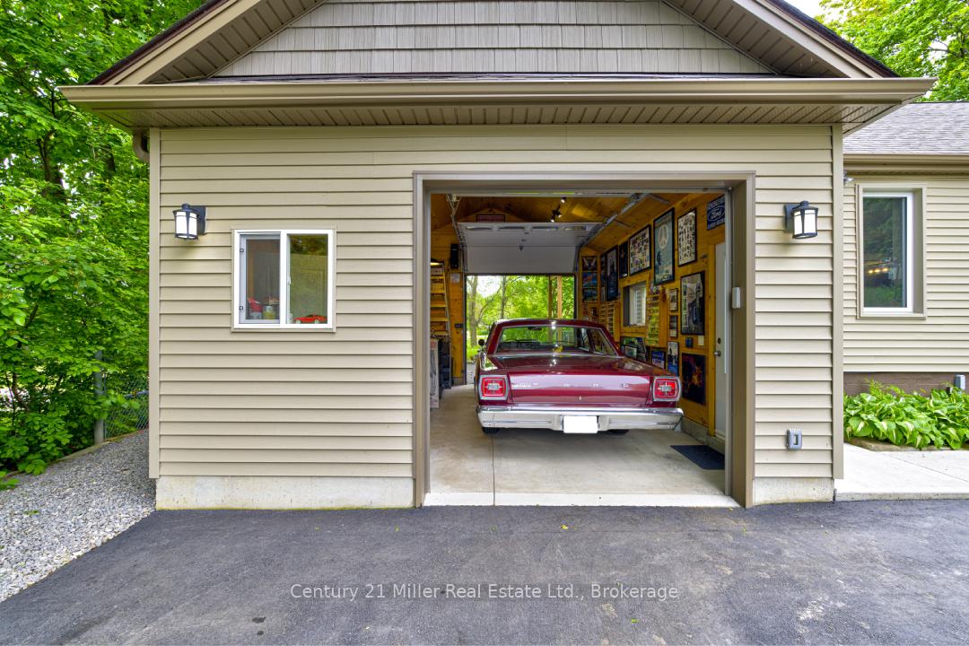 Photo 3 of 93 #8 Highway, Hamilton, Greensville — HOMEH