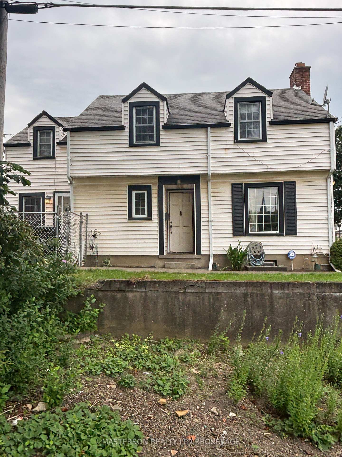 Photo 1 of 12 Chestnut Street E, St. Catharines, Oakdale — HOMEH