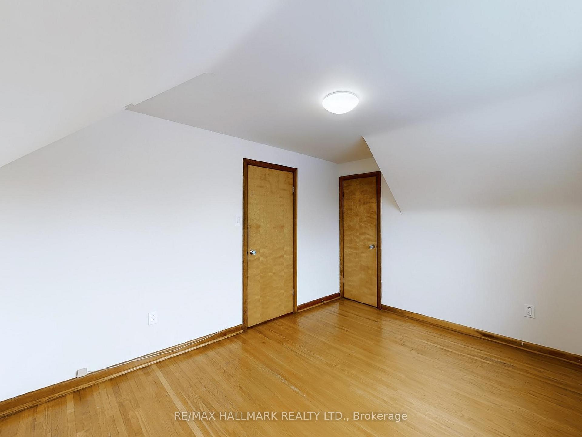 Photo 20 of 124 Mcelroy Road E, Hamilton, Balfour — HOMEH