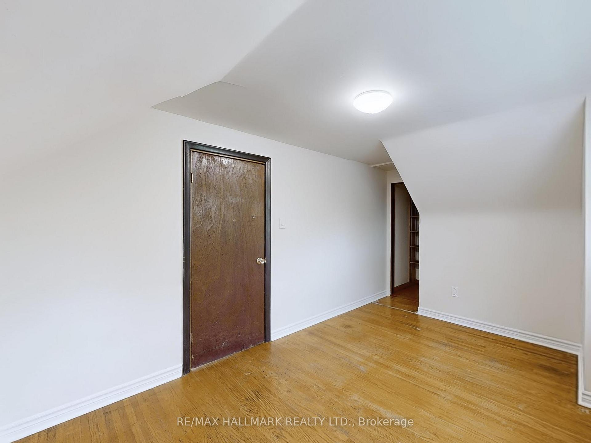 Photo 22 of 124 Mcelroy Road E, Hamilton, Balfour — HOMEH