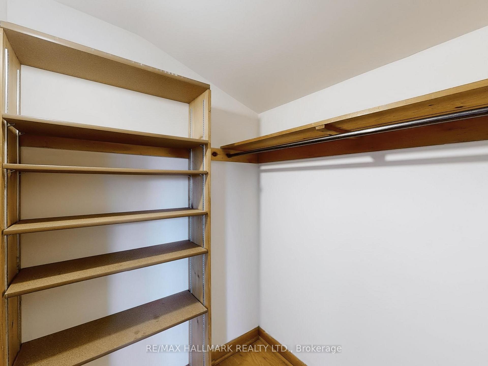 Photo 23 of 124 Mcelroy Road E, Hamilton, Balfour — HOMEH