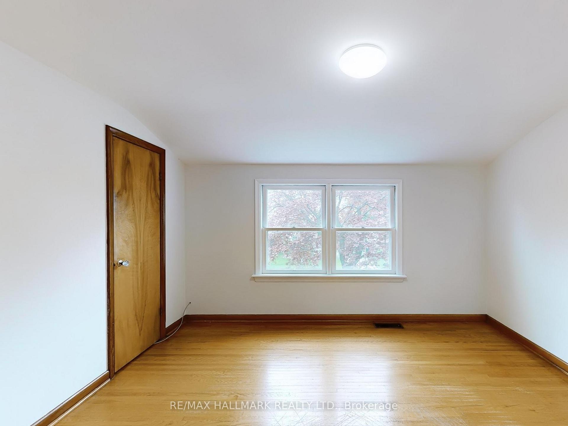 Photo 25 of 124 Mcelroy Road E, Hamilton, Balfour — HOMEH