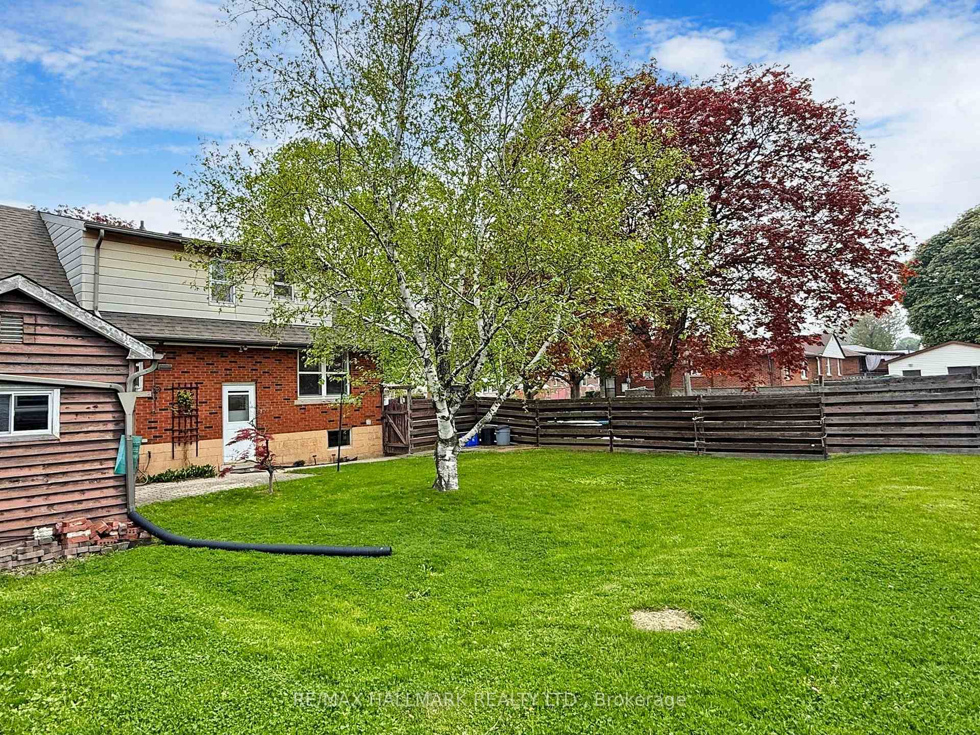 Photo 38 of 124 Mcelroy Road E, Hamilton, Balfour — HOMEH