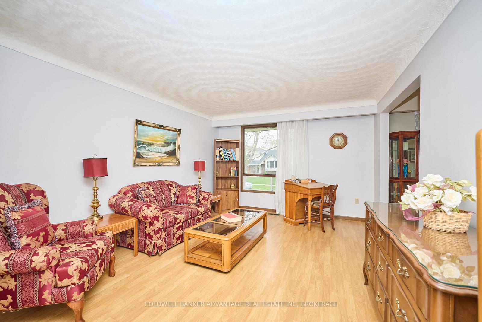 Photo 19 of 40 Kimbermount Drive, St. Catharines, Lakeshore — HOMEH