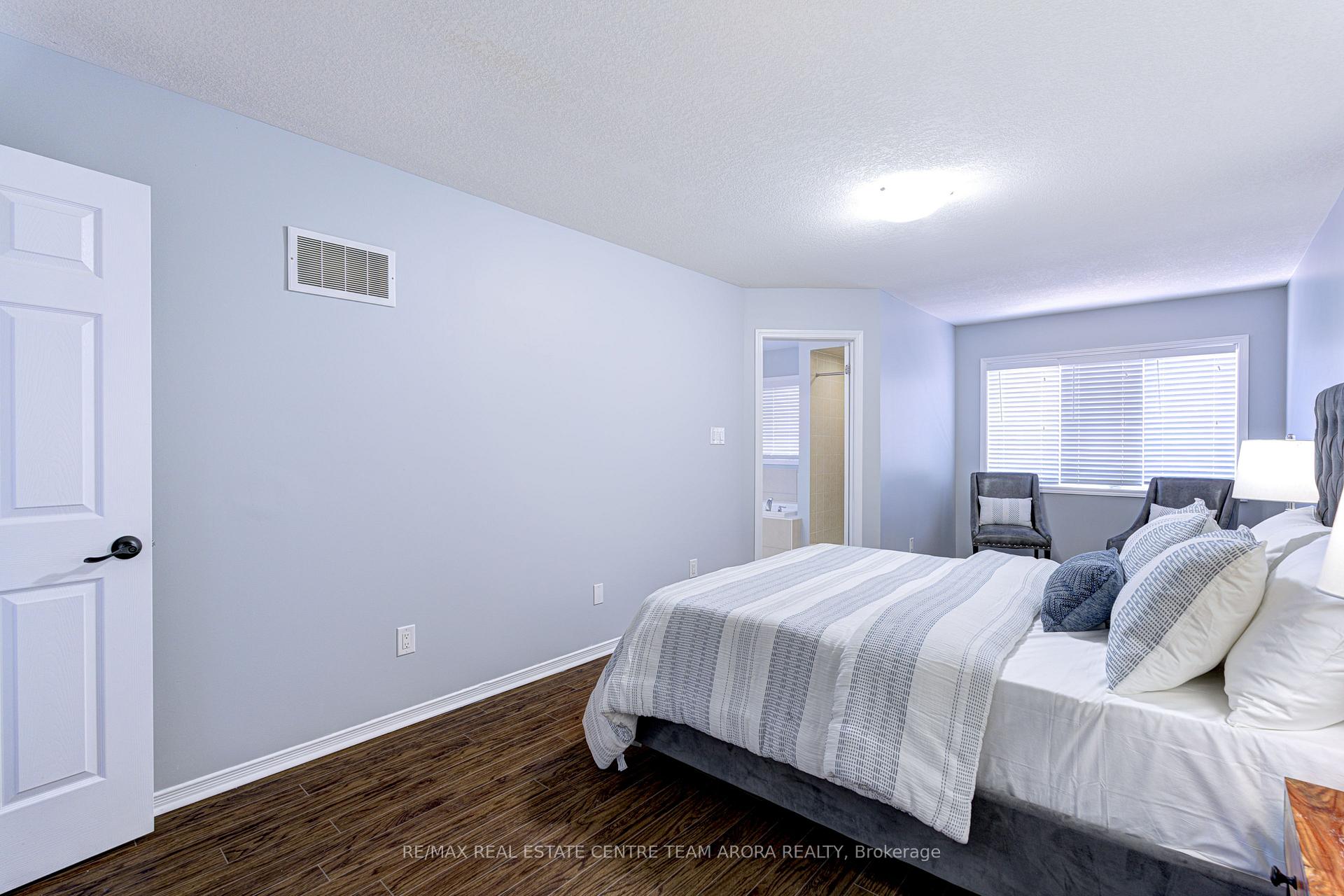 Photo 1 of 5 Golden Spring Drive, Brampton, Northwest Brampton — HOMEH