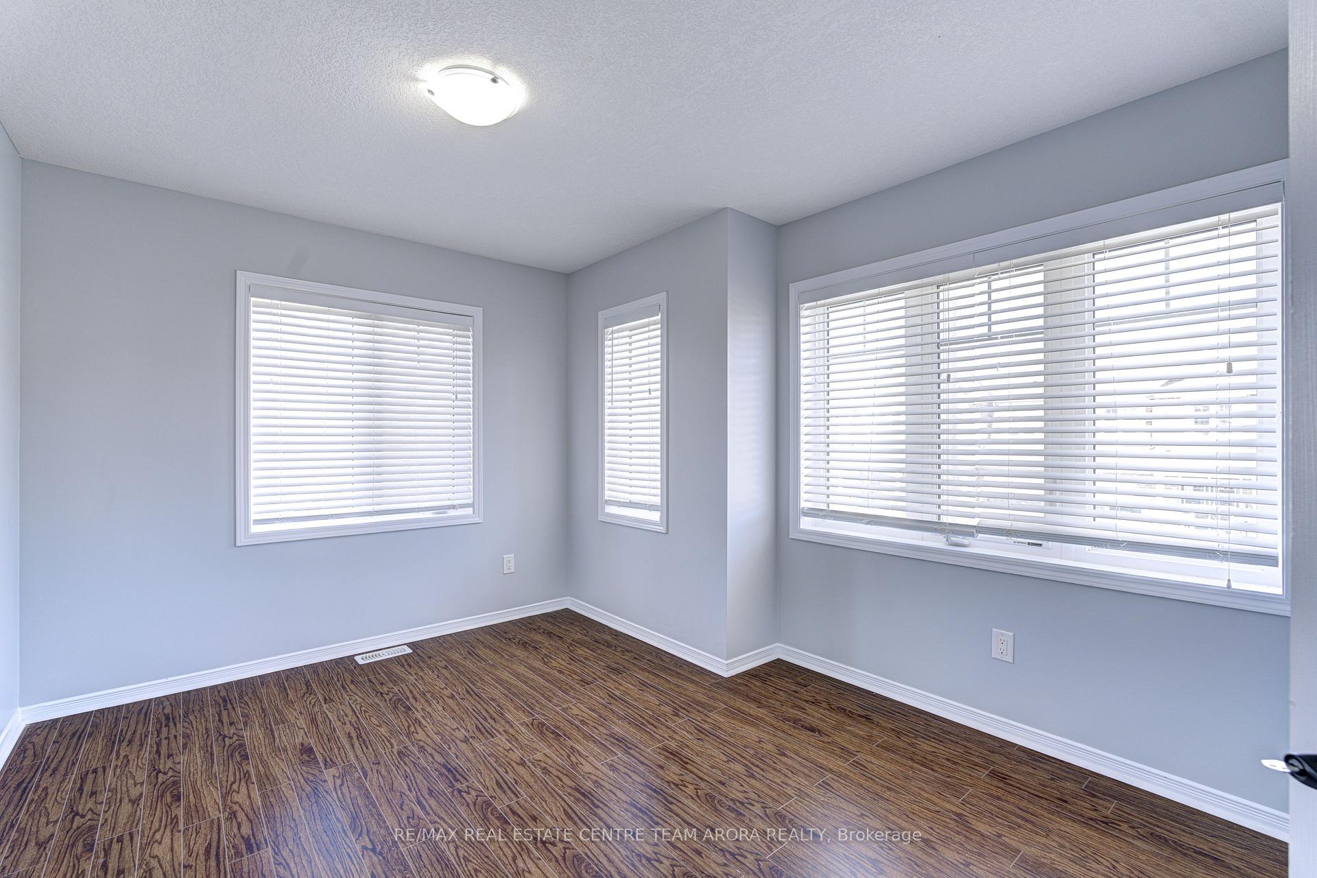 Photo 8 of 5 Golden Spring Drive, Brampton, Northwest Brampton — HOMEH