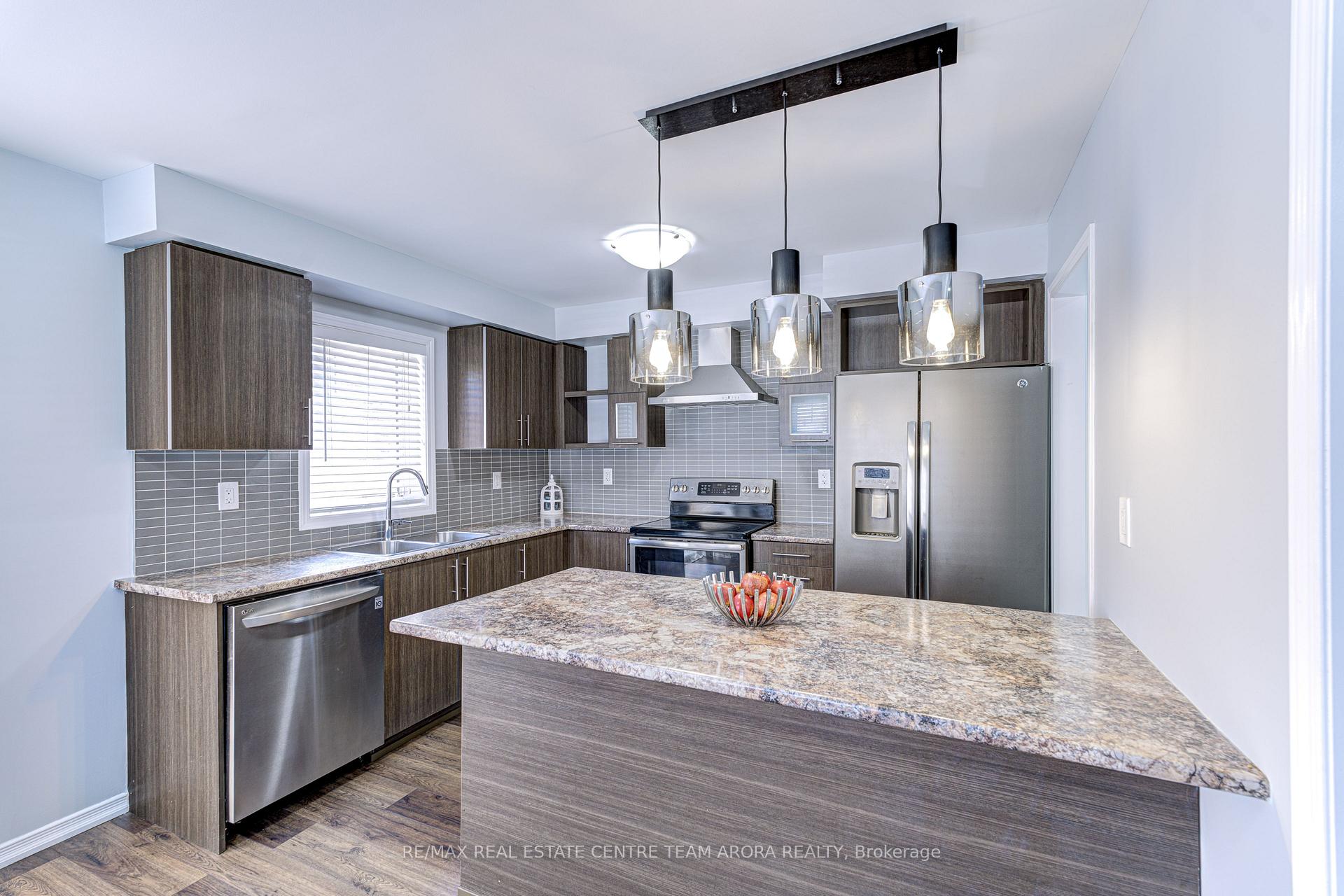Photo 37 of 5 Golden Spring Drive, Brampton, Northwest Brampton — HOMEH
