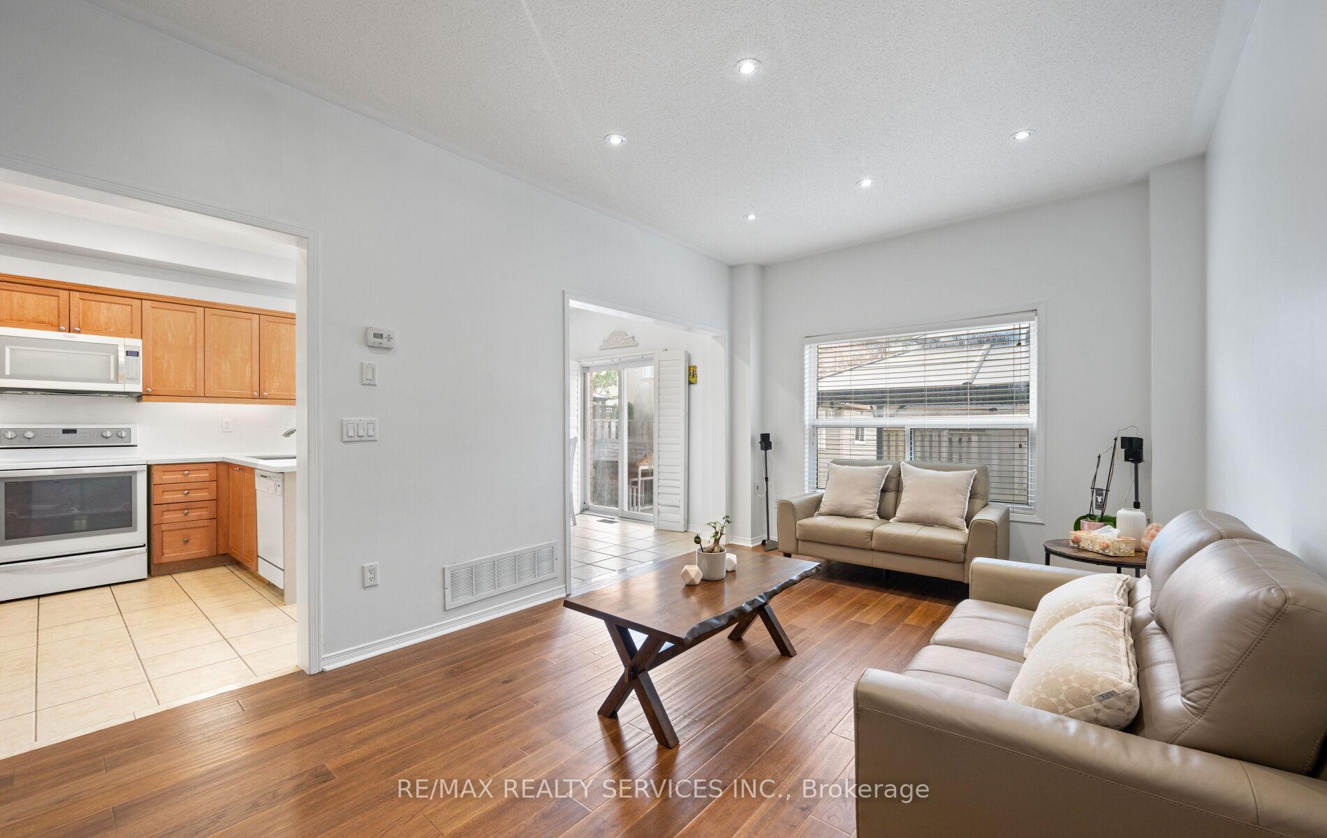 Photo 27 of 106 Beavervalley Drive, Brampton, Fletcher's Meadow — HOMEH