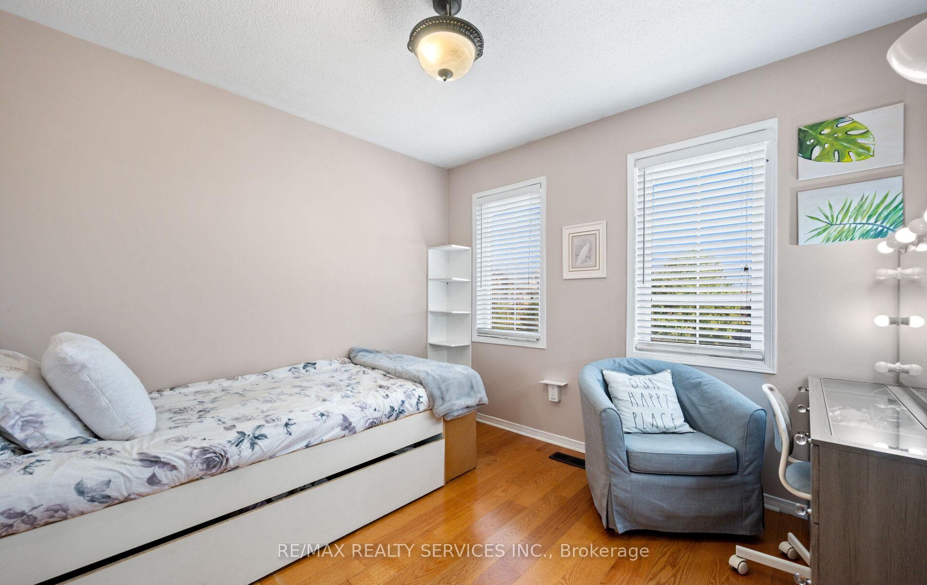Photo 43 of 106 Beavervalley Drive, Brampton, Fletcher's Meadow — HOMEH