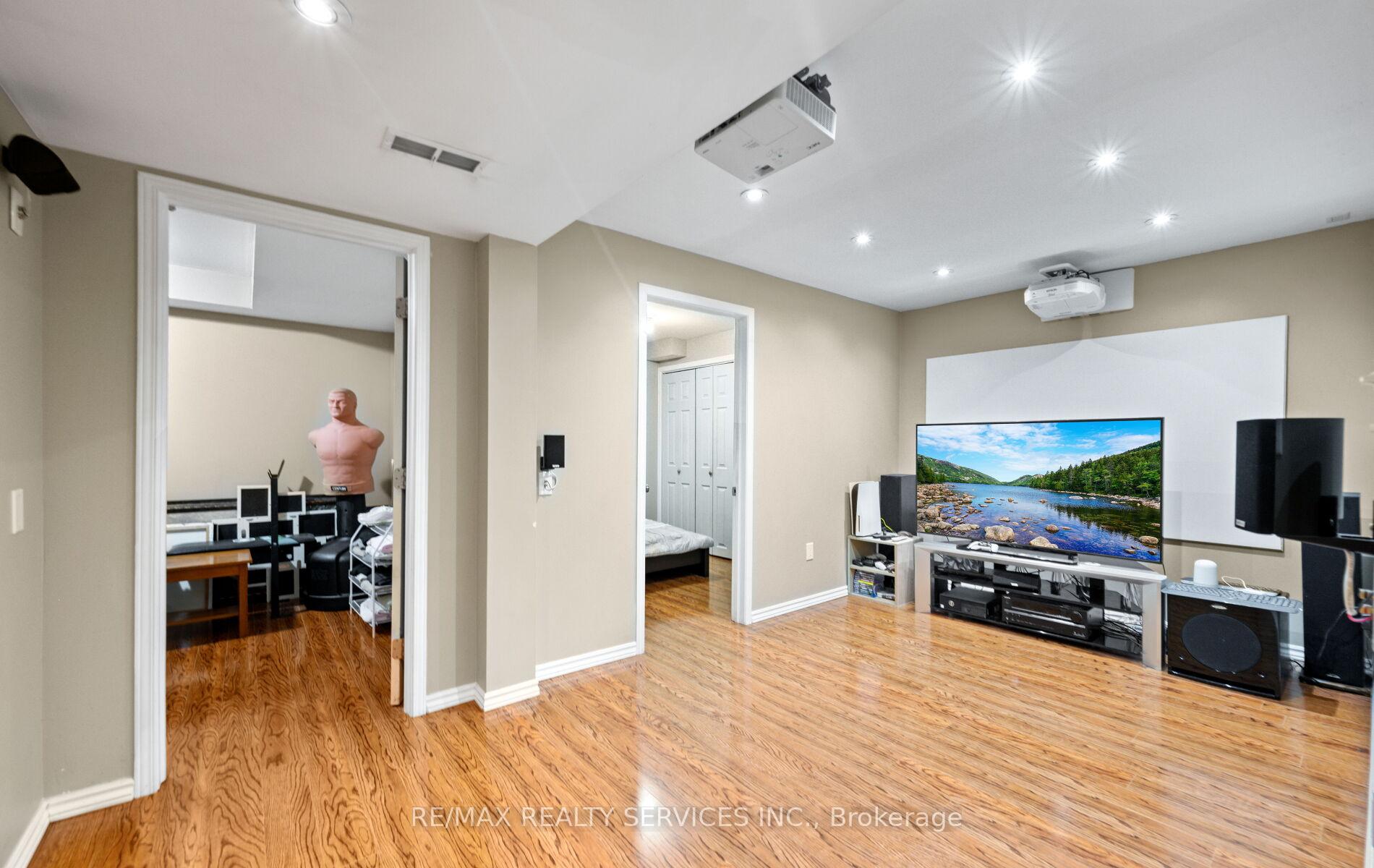 Photo 46 of 106 Beavervalley Drive, Brampton, Fletcher's Meadow — HOMEH
