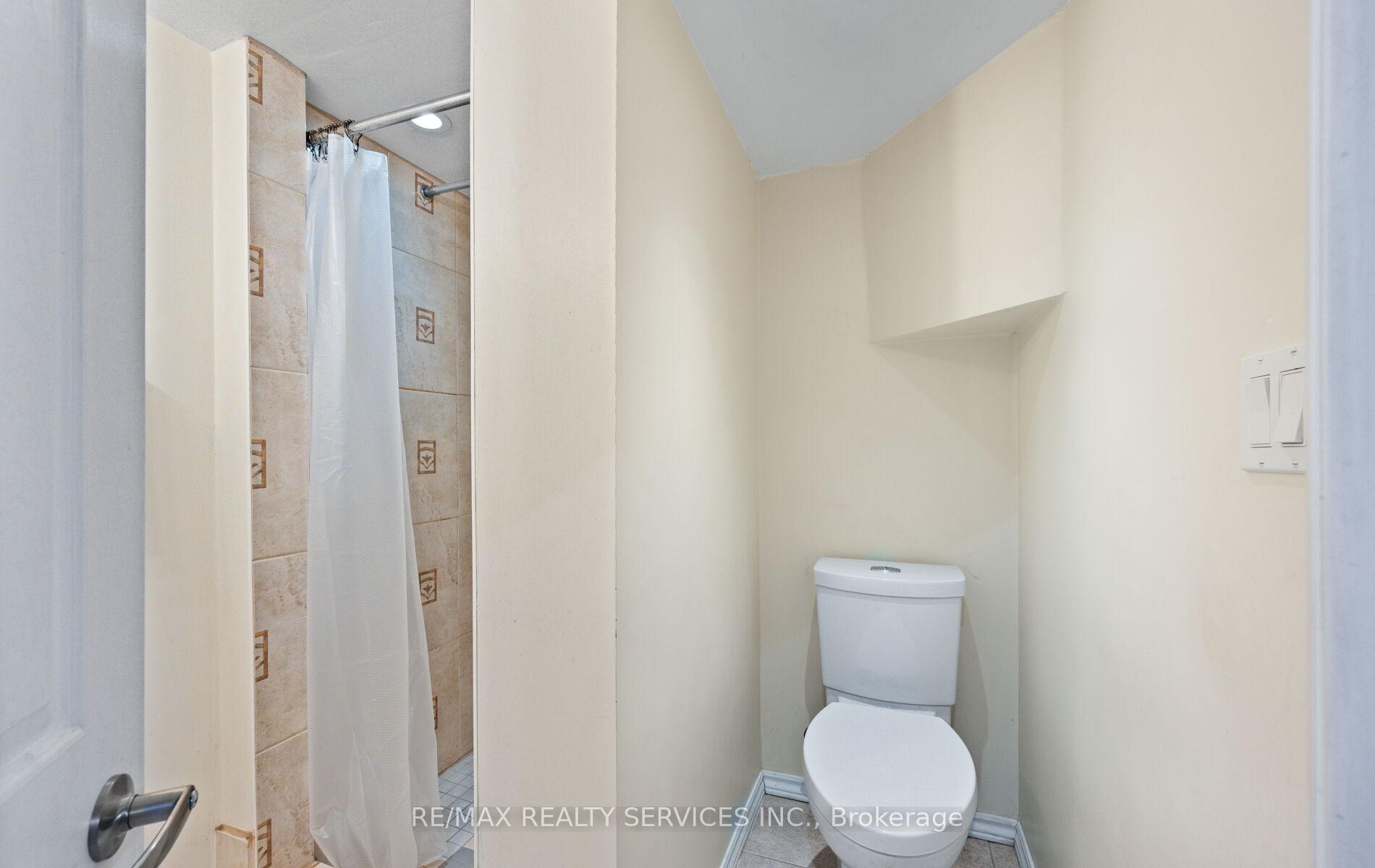 Photo 49 of 106 Beavervalley Drive, Brampton, Fletcher's Meadow — HOMEH