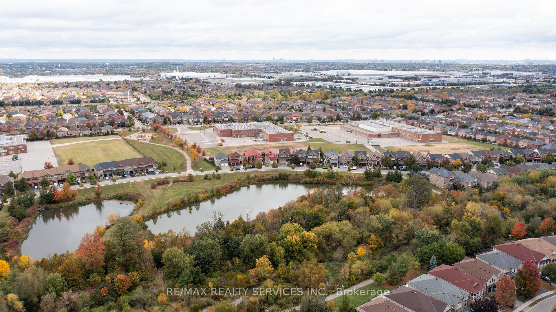 Photo 54 of 106 Beavervalley Drive, Brampton, Fletcher's Meadow — HOMEH