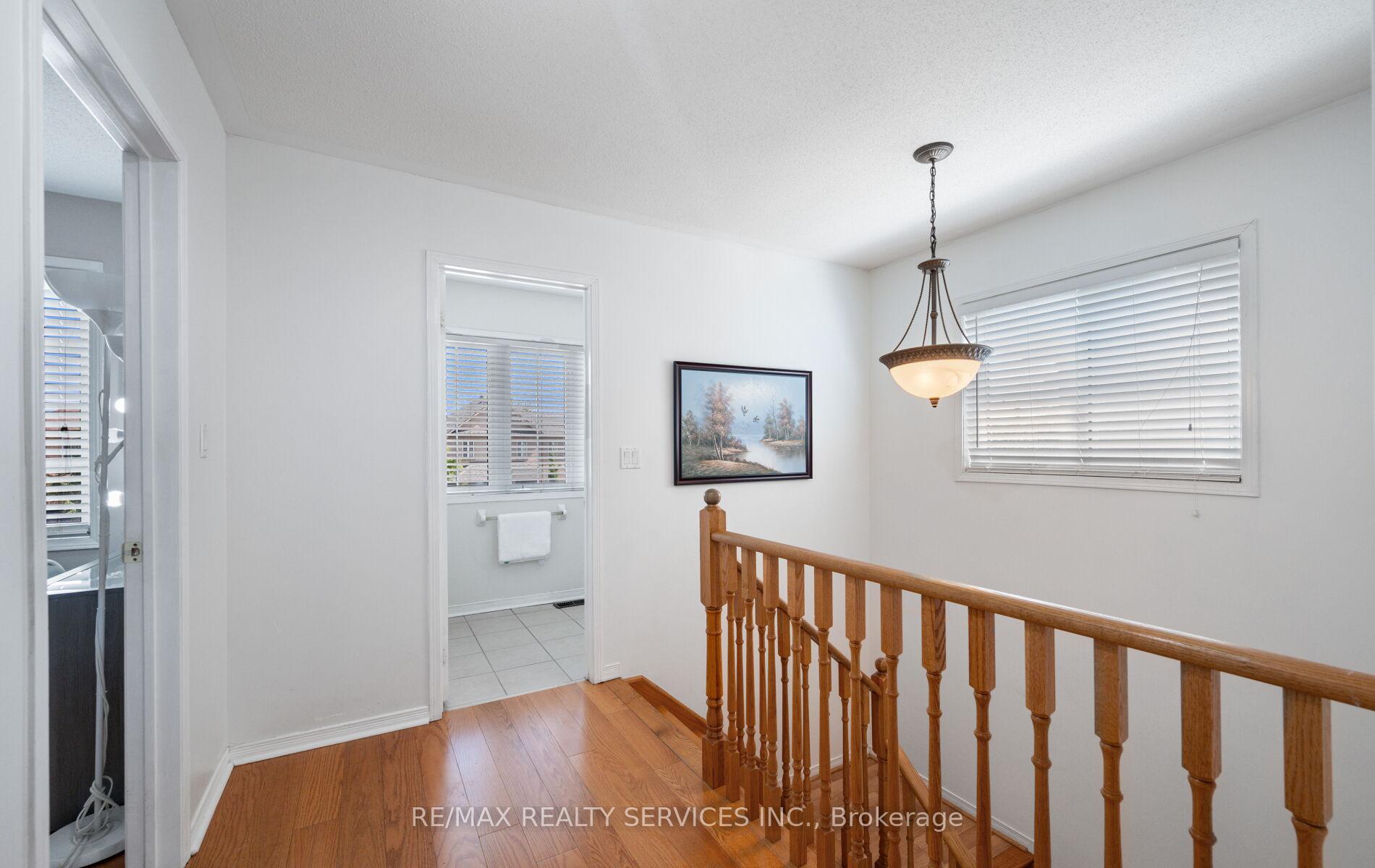 Photo 18 of 106 Beavervalley Drive, Brampton, Fletcher's Meadow — HOMEH