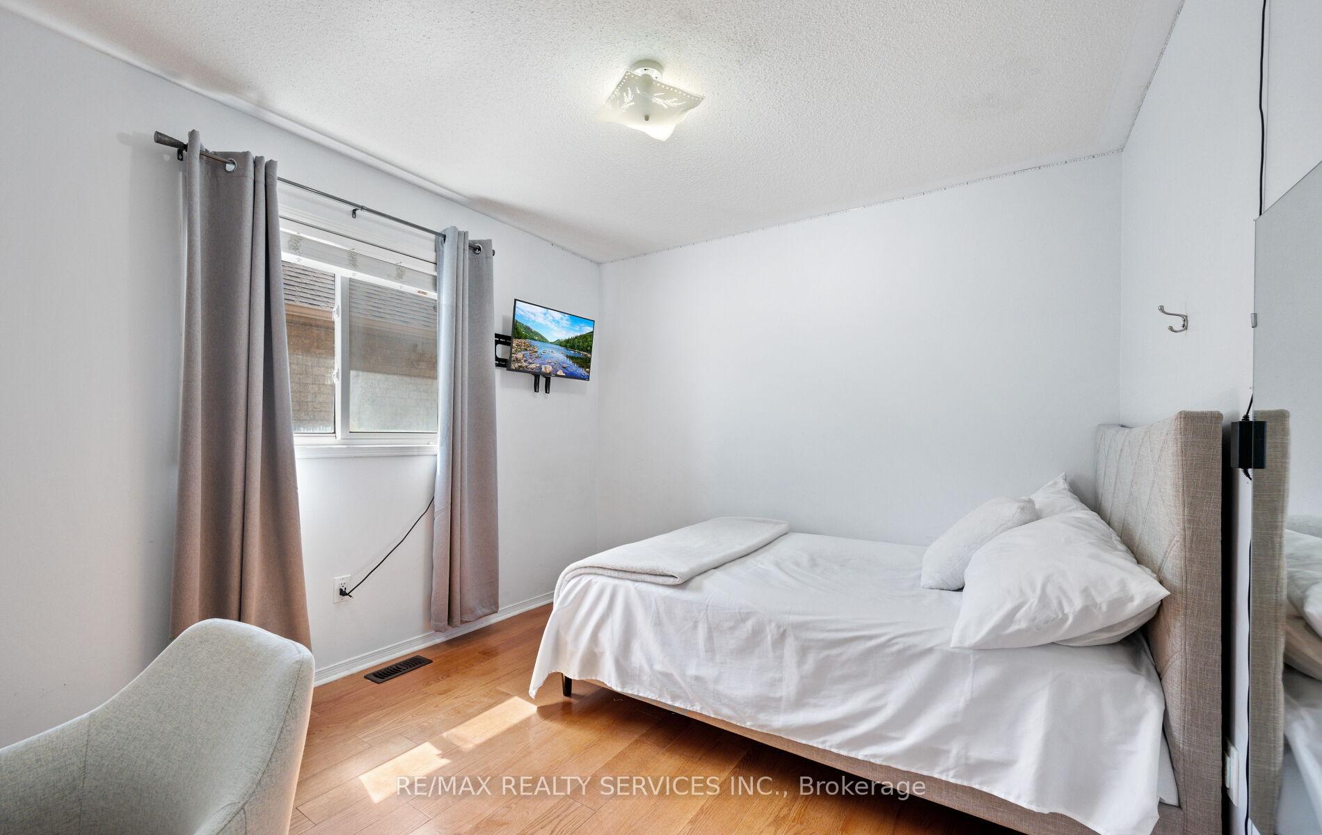 Photo 58 of 106 Beavervalley Drive, Brampton, Fletcher's Meadow — HOMEH