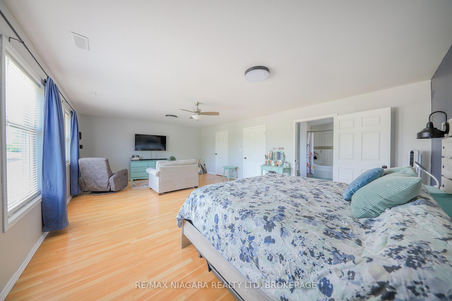 Photo 21 of 18 Roxborough Court, St. Catharines, Carlton/Bunting — HOMEH