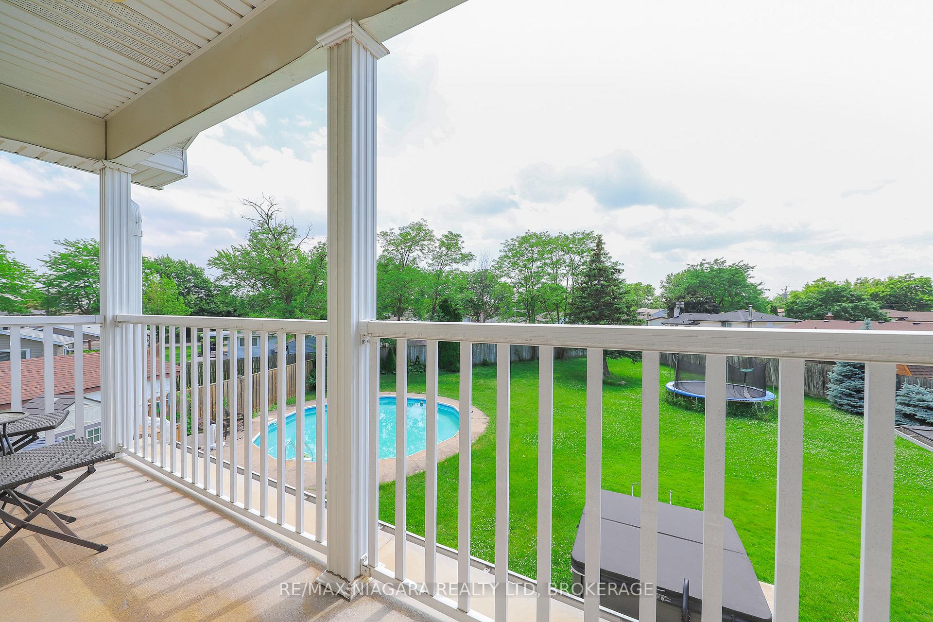 Photo 42 of 18 Roxborough Court, St. Catharines, Carlton/Bunting — HOMEH