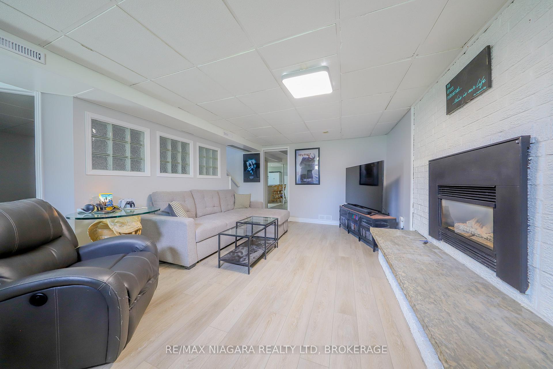 Photo 43 of 18 Roxborough Court, St. Catharines, Carlton/Bunting — HOMEH