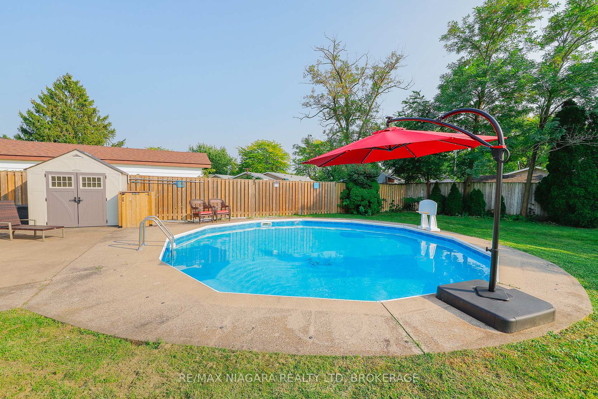 Photo 57 of 18 Roxborough Court, St. Catharines, Carlton/Bunting — HOMEH