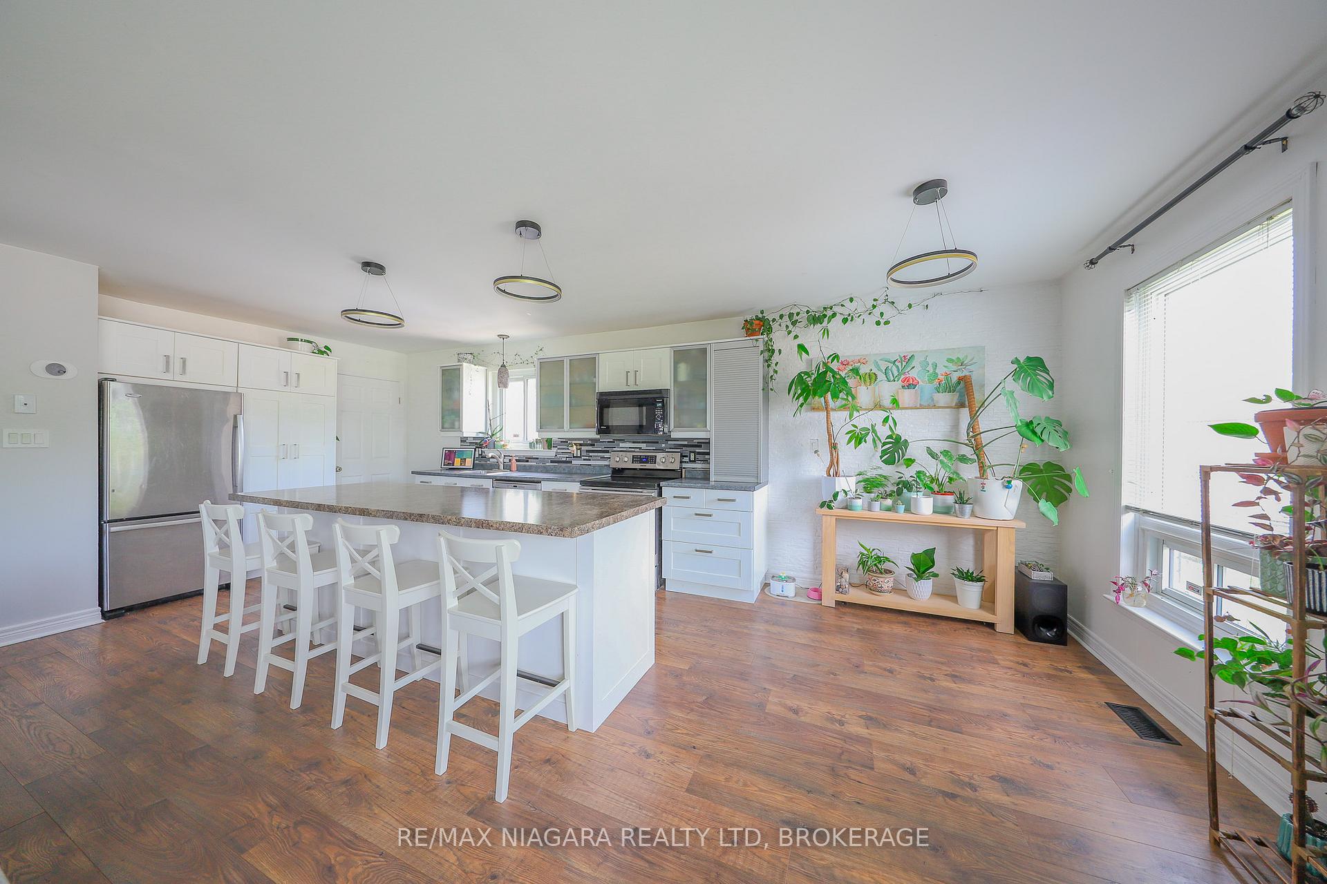 Photo 27 of 18 Roxborough Court, St. Catharines, Carlton/Bunting — HOMEH