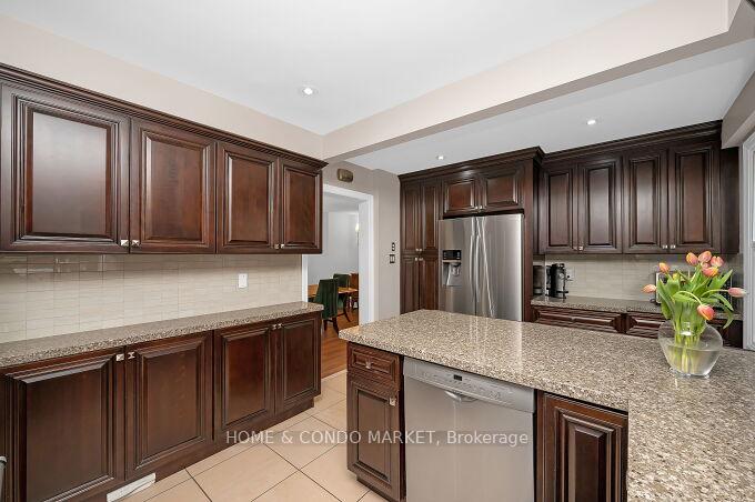 Photo 5 of 74 Rosebud Avenue, Brampton, Downtown Brampton — HOMEH