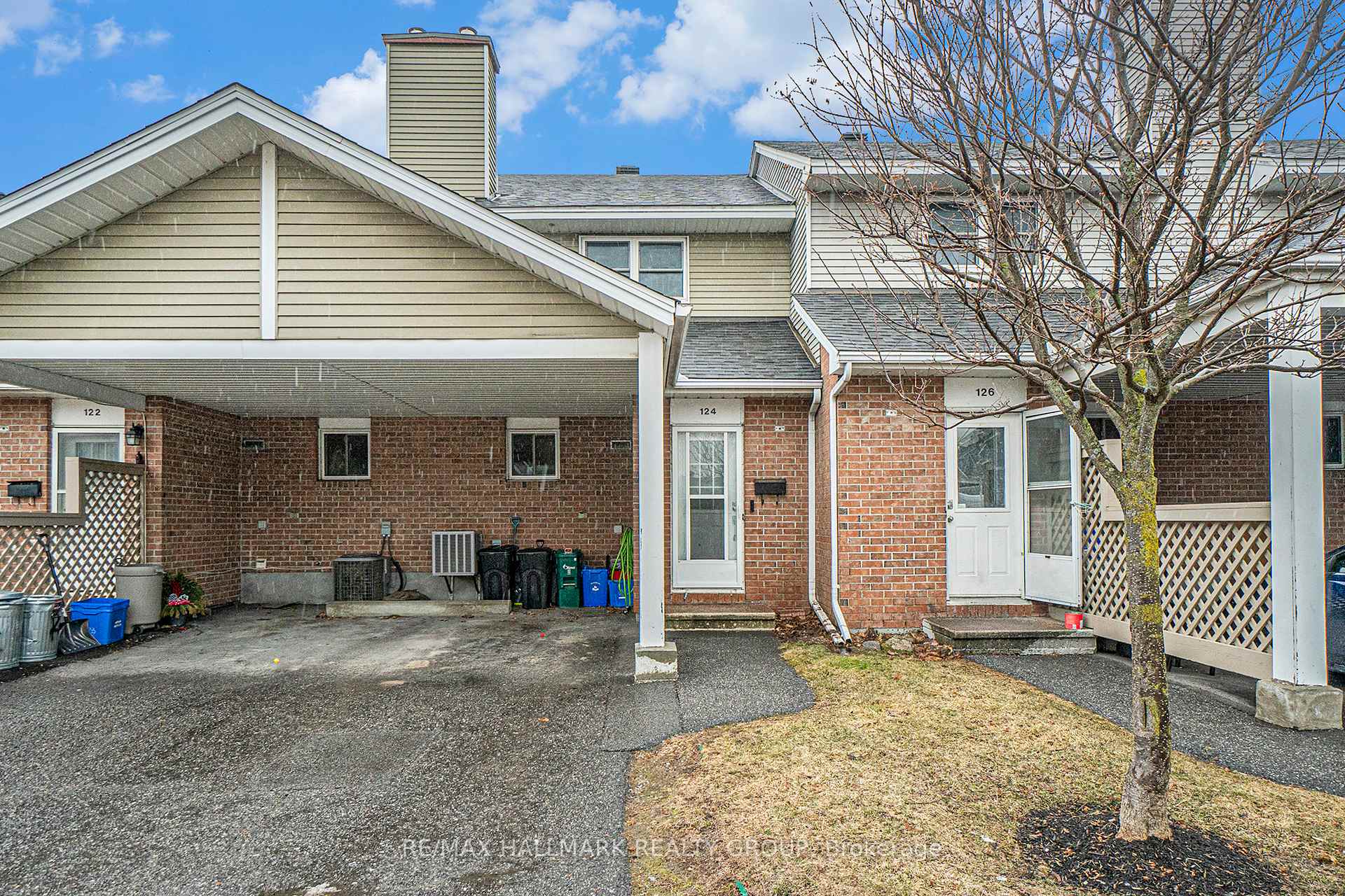 Photo 1 of 124 Bentbrook Crescent, Ottawa, Barrhaven - Heritage Park — HOMEH