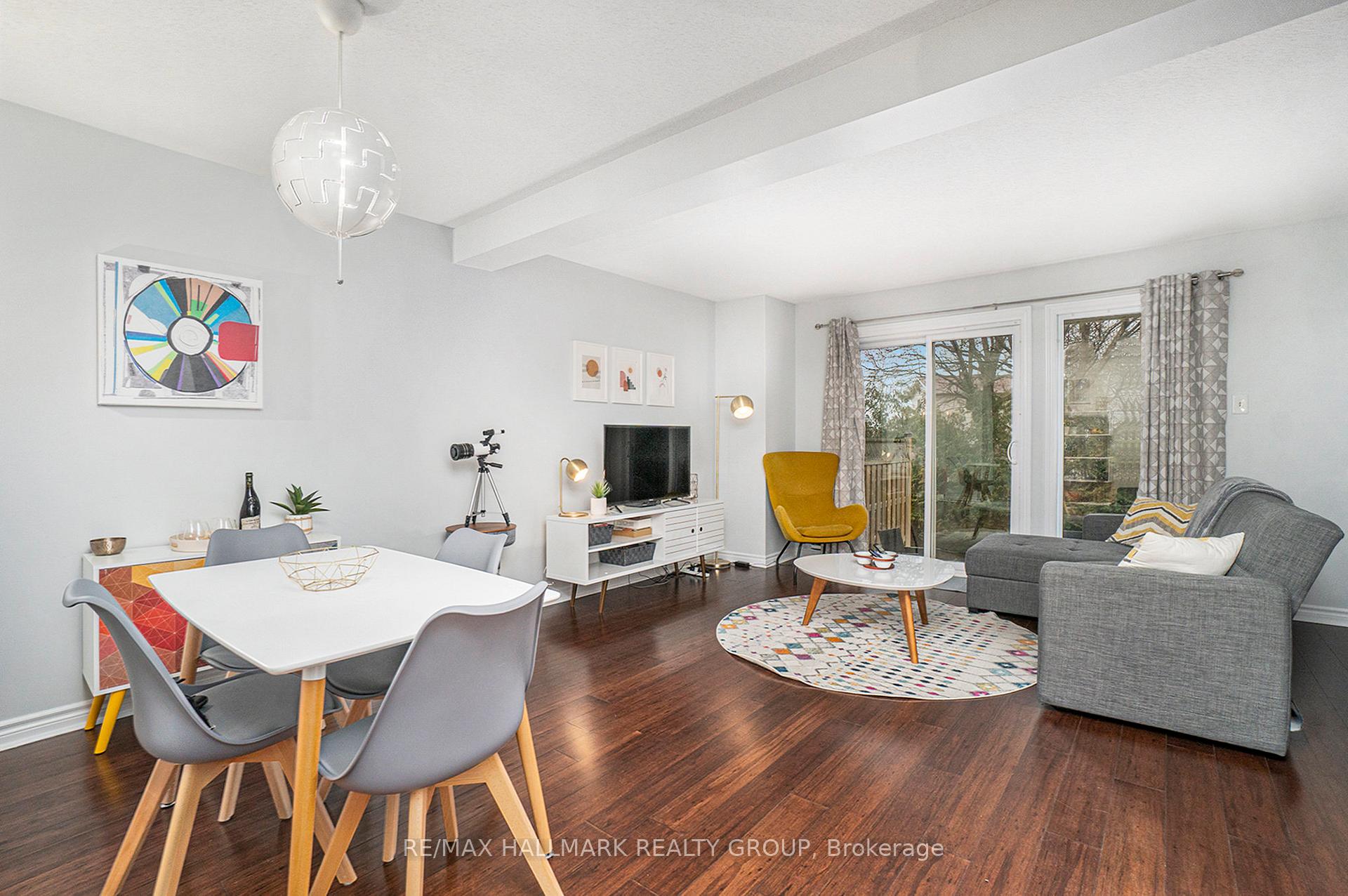 Photo 10 of 124 Bentbrook Crescent, Ottawa, Barrhaven - Heritage Park — HOMEH