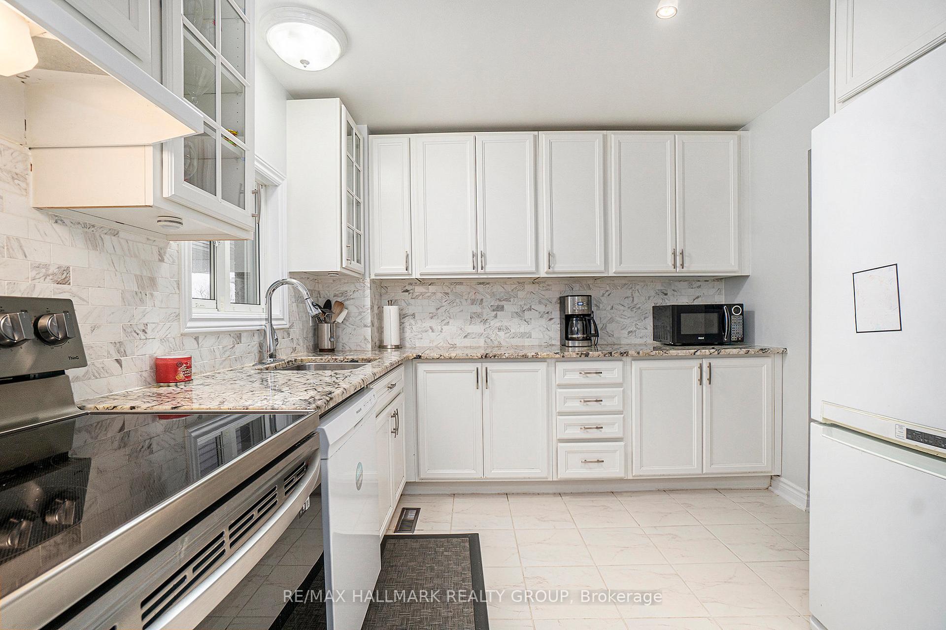 Photo 16 of 124 Bentbrook Crescent, Ottawa, Barrhaven - Heritage Park — HOMEH