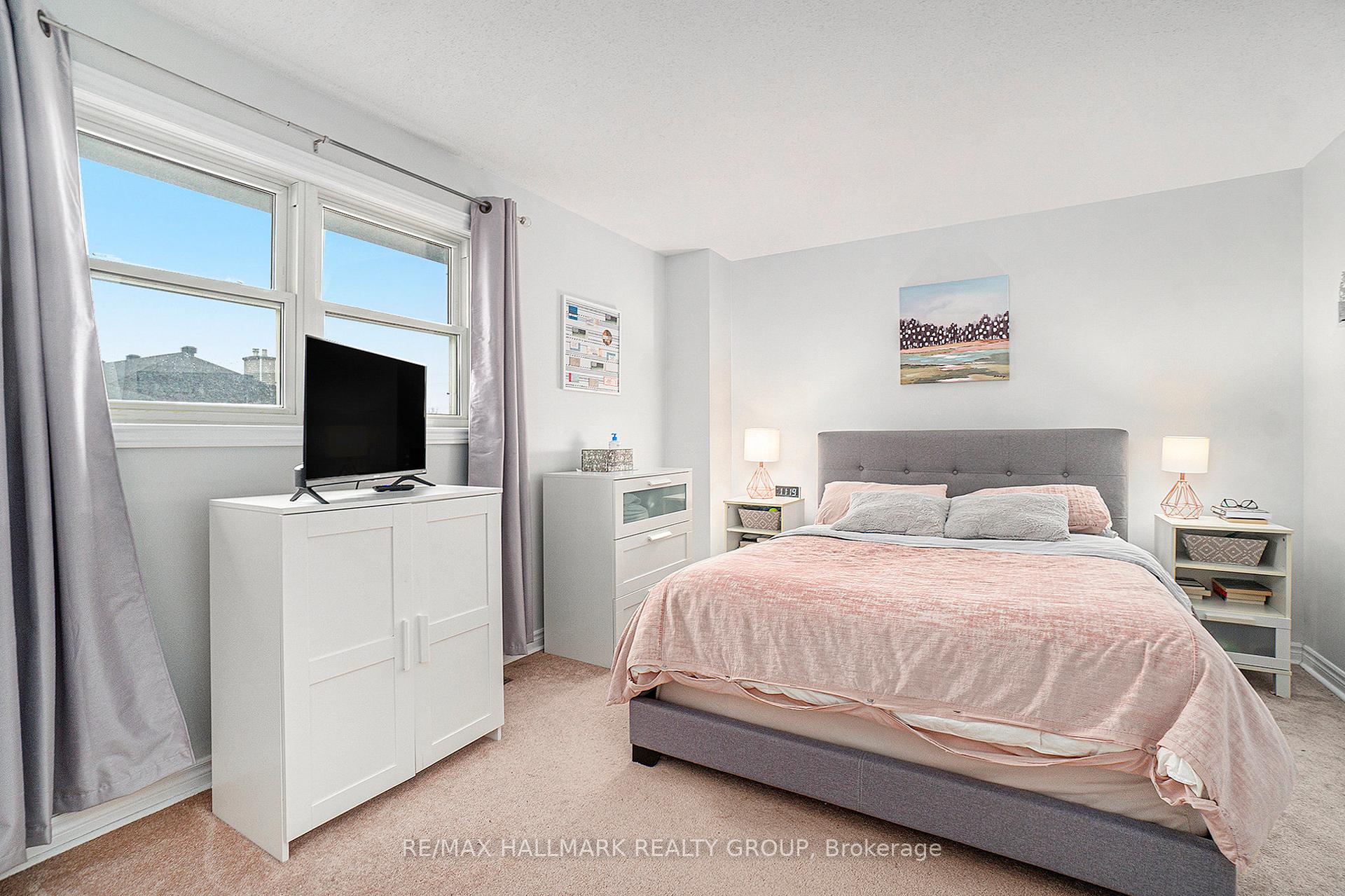 Photo 18 of 124 Bentbrook Crescent, Ottawa, Barrhaven - Heritage Park — HOMEH