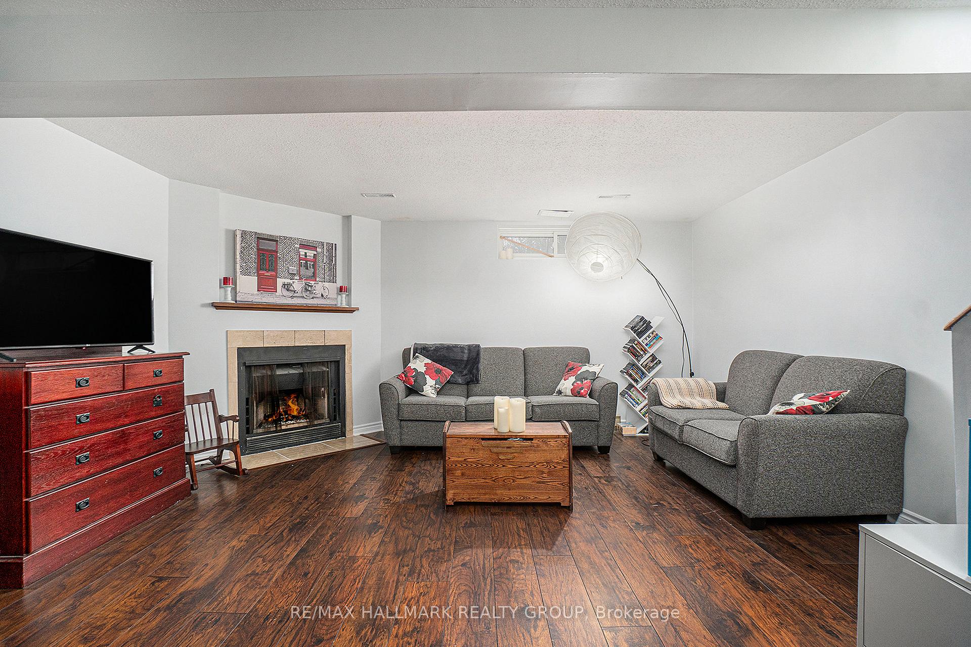 Photo 24 of 124 Bentbrook Crescent, Ottawa, Barrhaven - Heritage Park — HOMEH