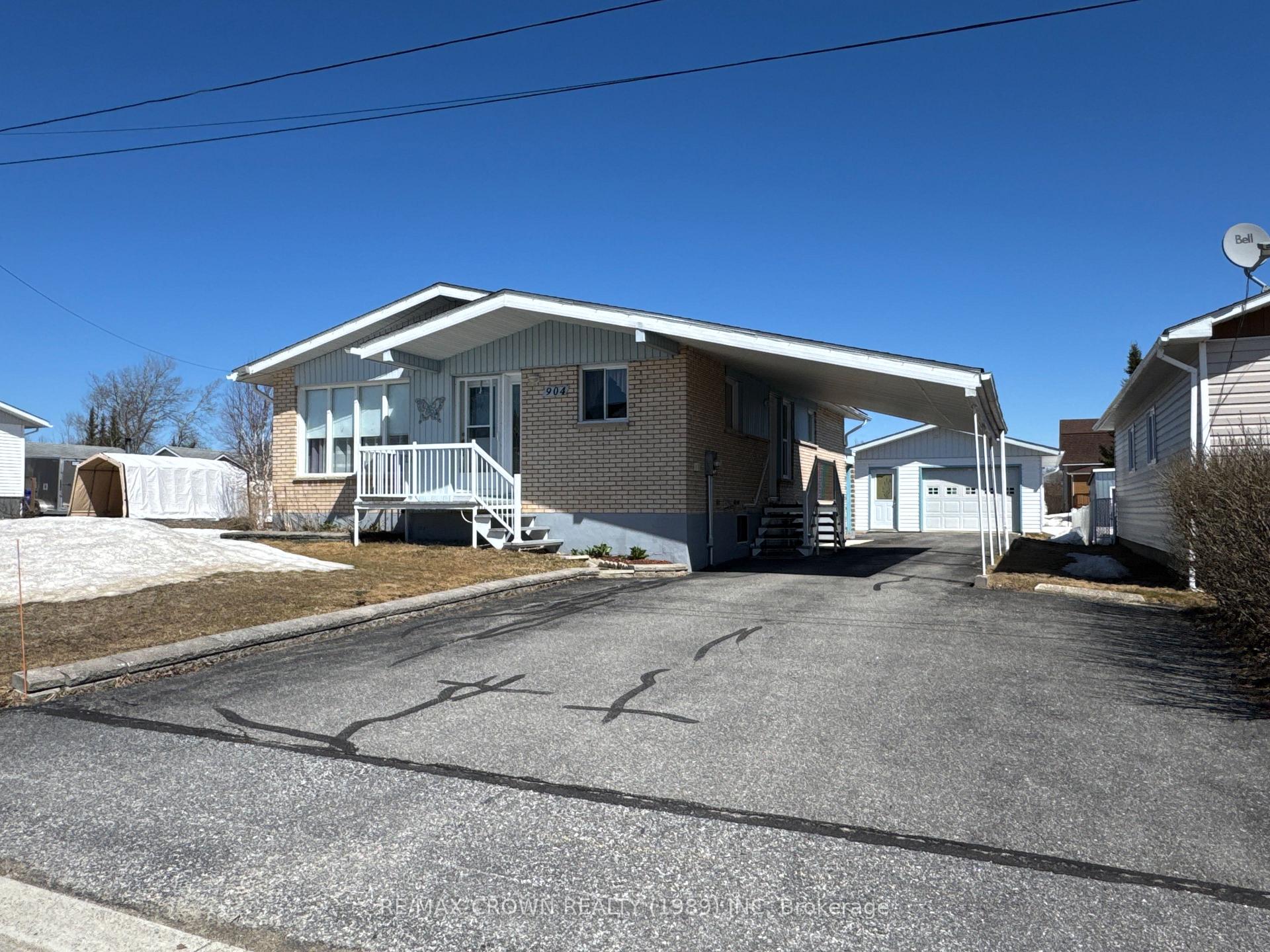 Photo 1 of 904 Cessna Street, Hearst — HOMEH