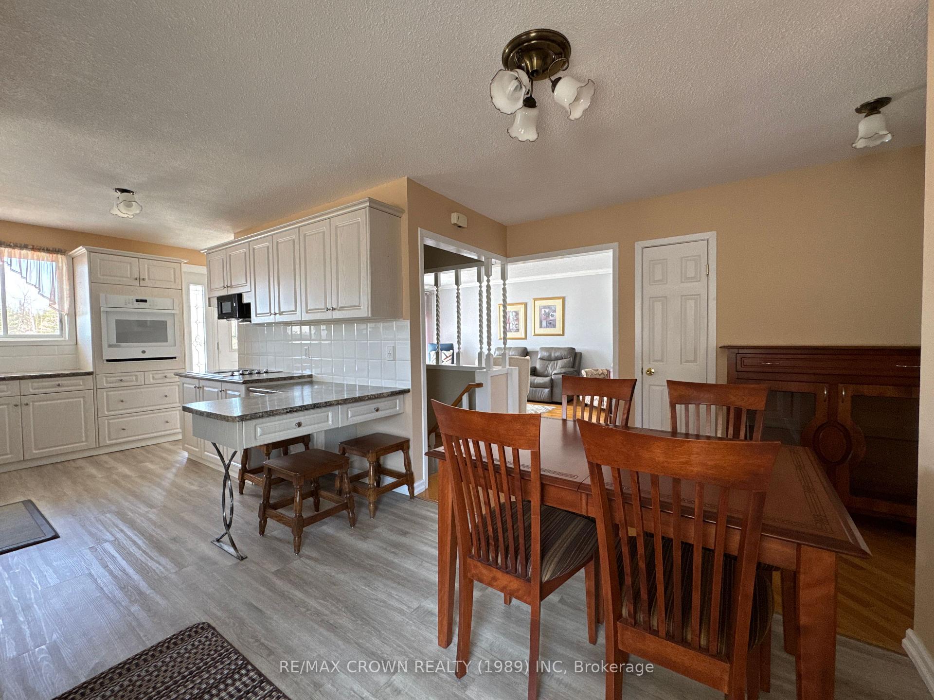 Photo 4 of 904 Cessna Street, Hearst — HOMEH