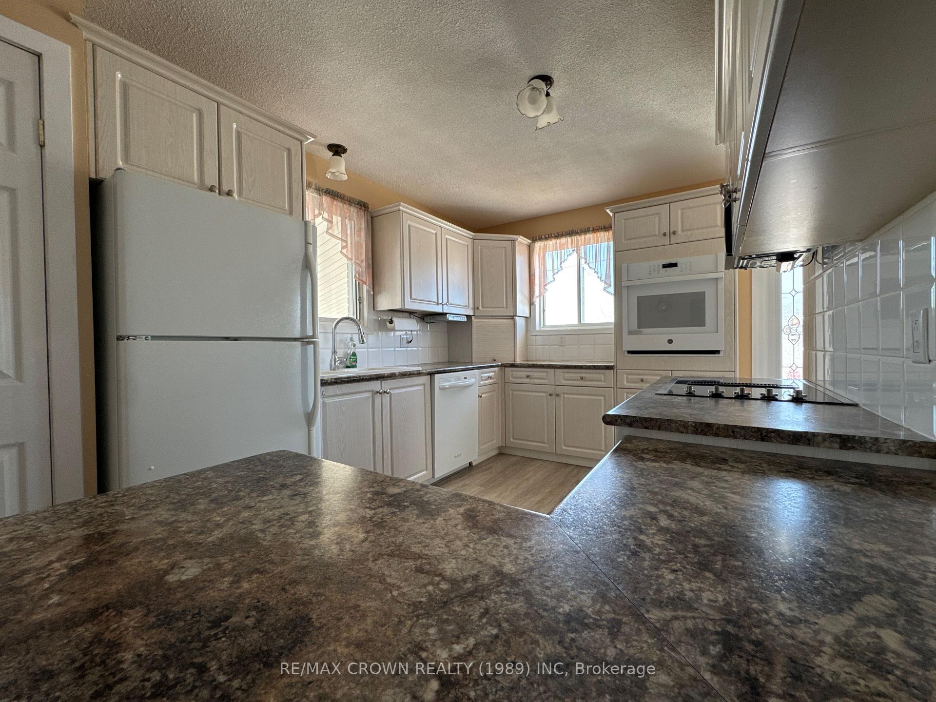 Photo 6 of 904 Cessna Street, Hearst — HOMEH