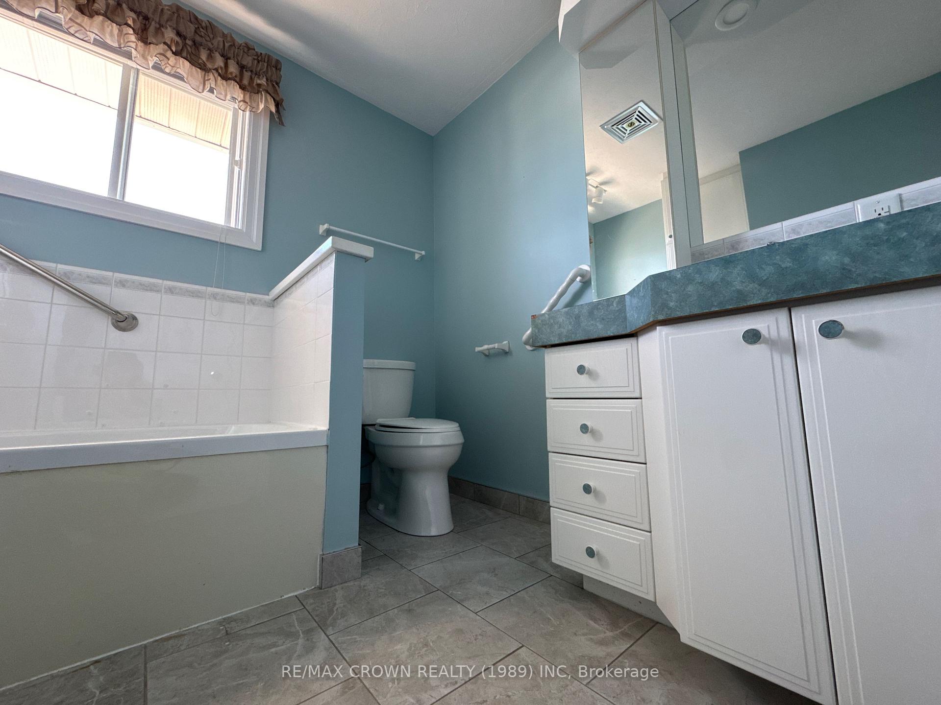 Photo 23 of 904 Cessna Street, Hearst — HOMEH