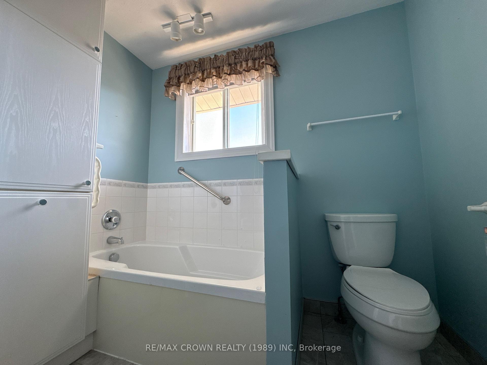 Photo 25 of 904 Cessna Street, Hearst — HOMEH