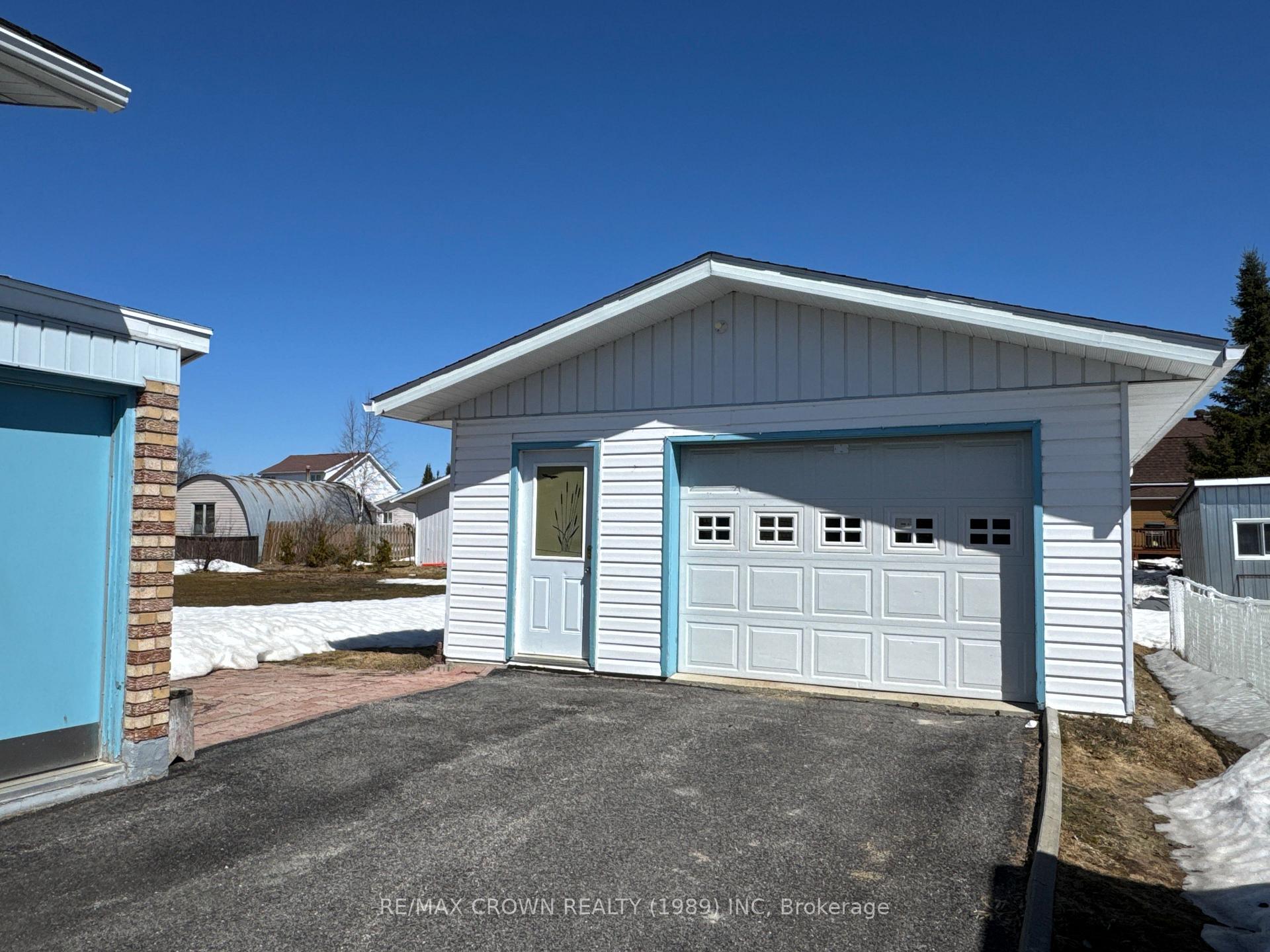 Photo 39 of 904 Cessna Street, Hearst — HOMEH