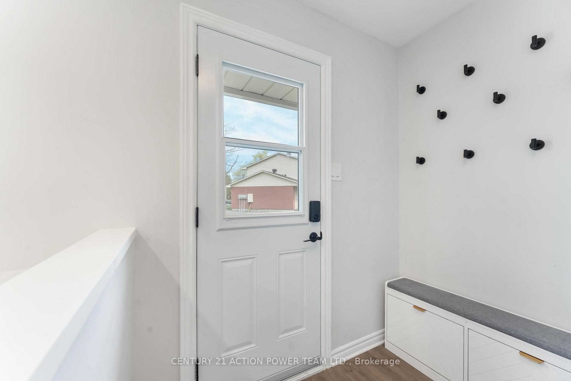 Photo 5 of Unit 6, 110 Glen Park Drive, Ottawa, Blackburn Hamlet (South) — HOMEH