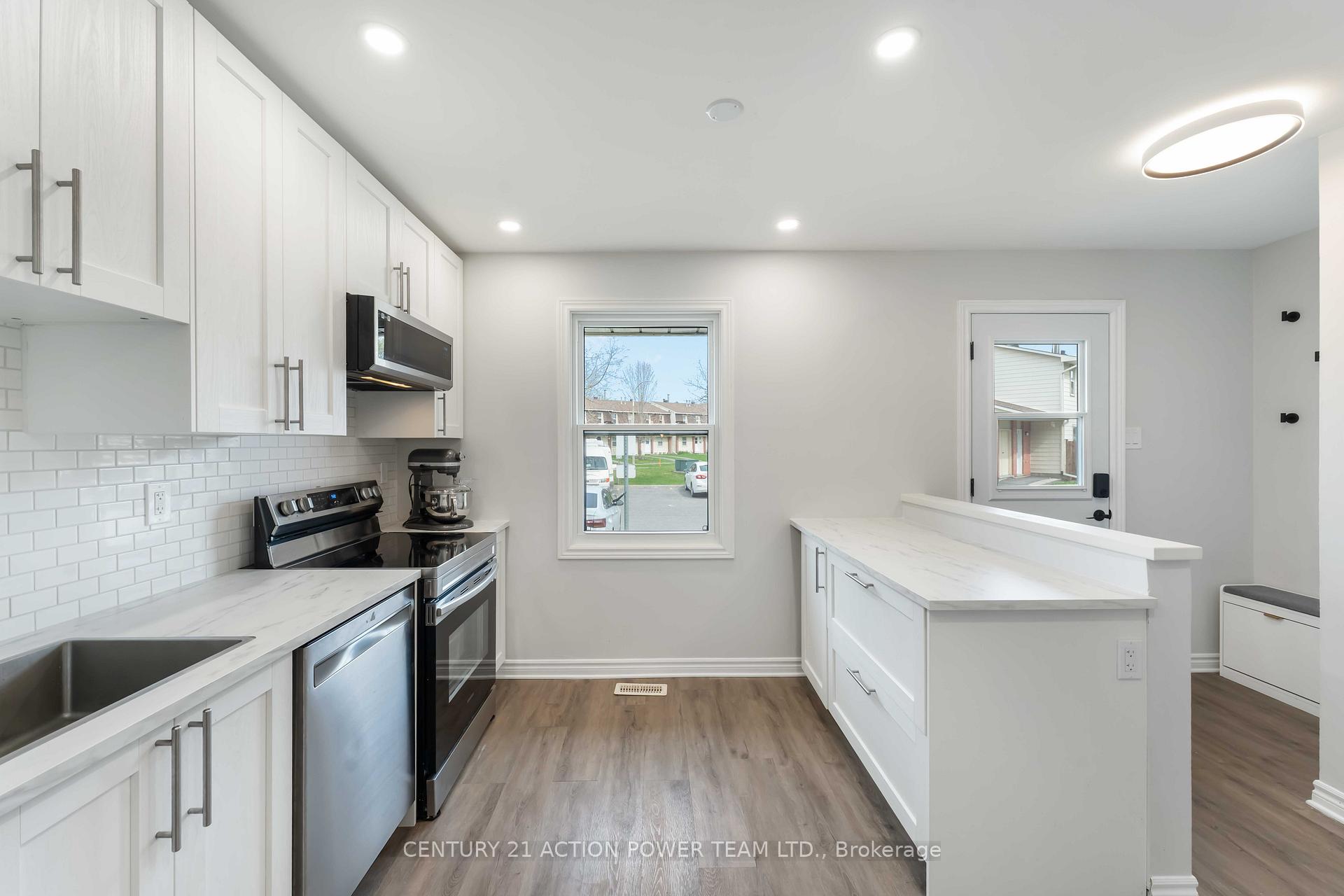 Photo 6 of Unit 6, 110 Glen Park Drive, Ottawa, Blackburn Hamlet (South) — HOMEH