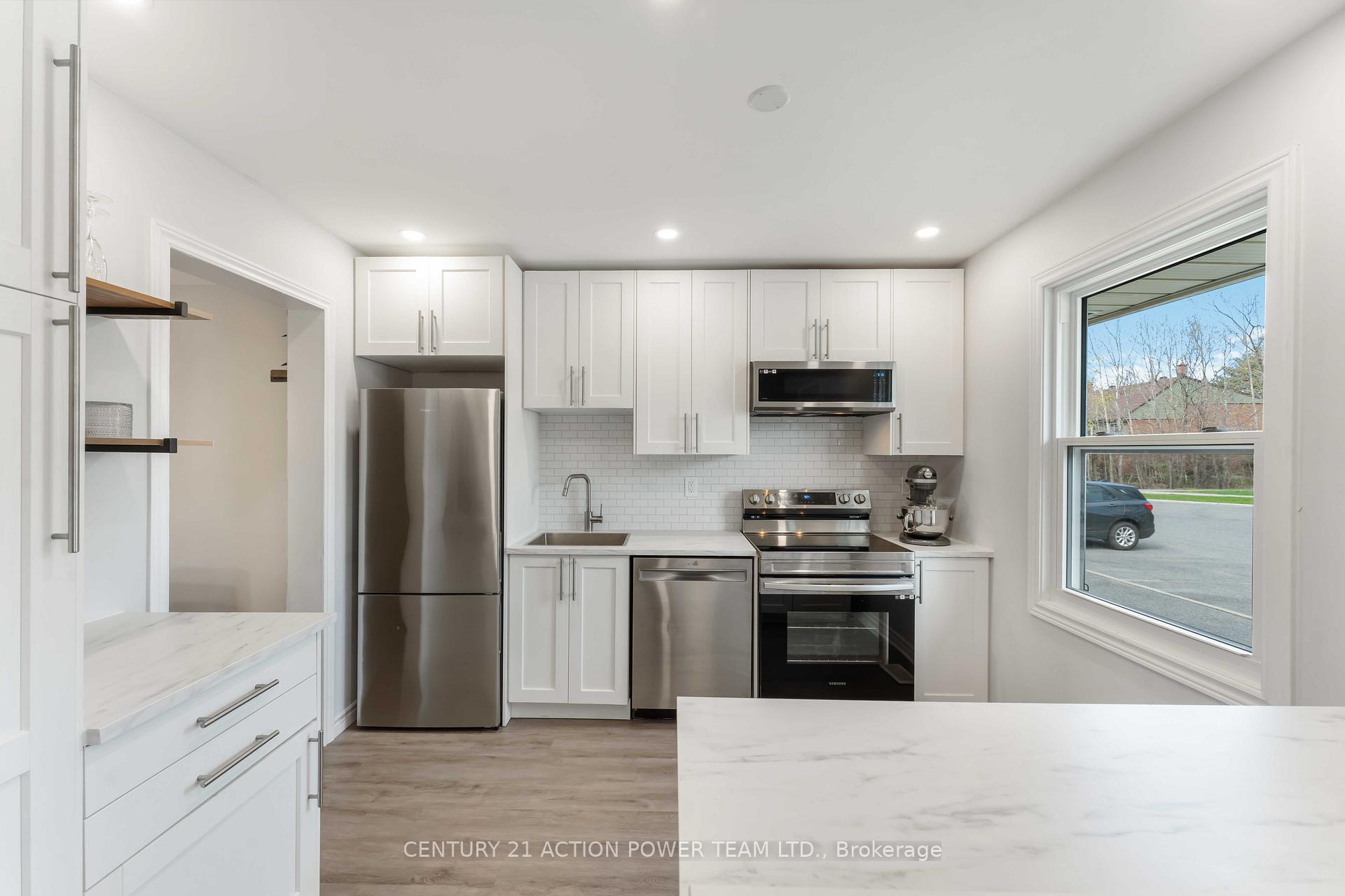 Photo 10 of Unit 6, 110 Glen Park Drive, Ottawa, Blackburn Hamlet (South) — HOMEH