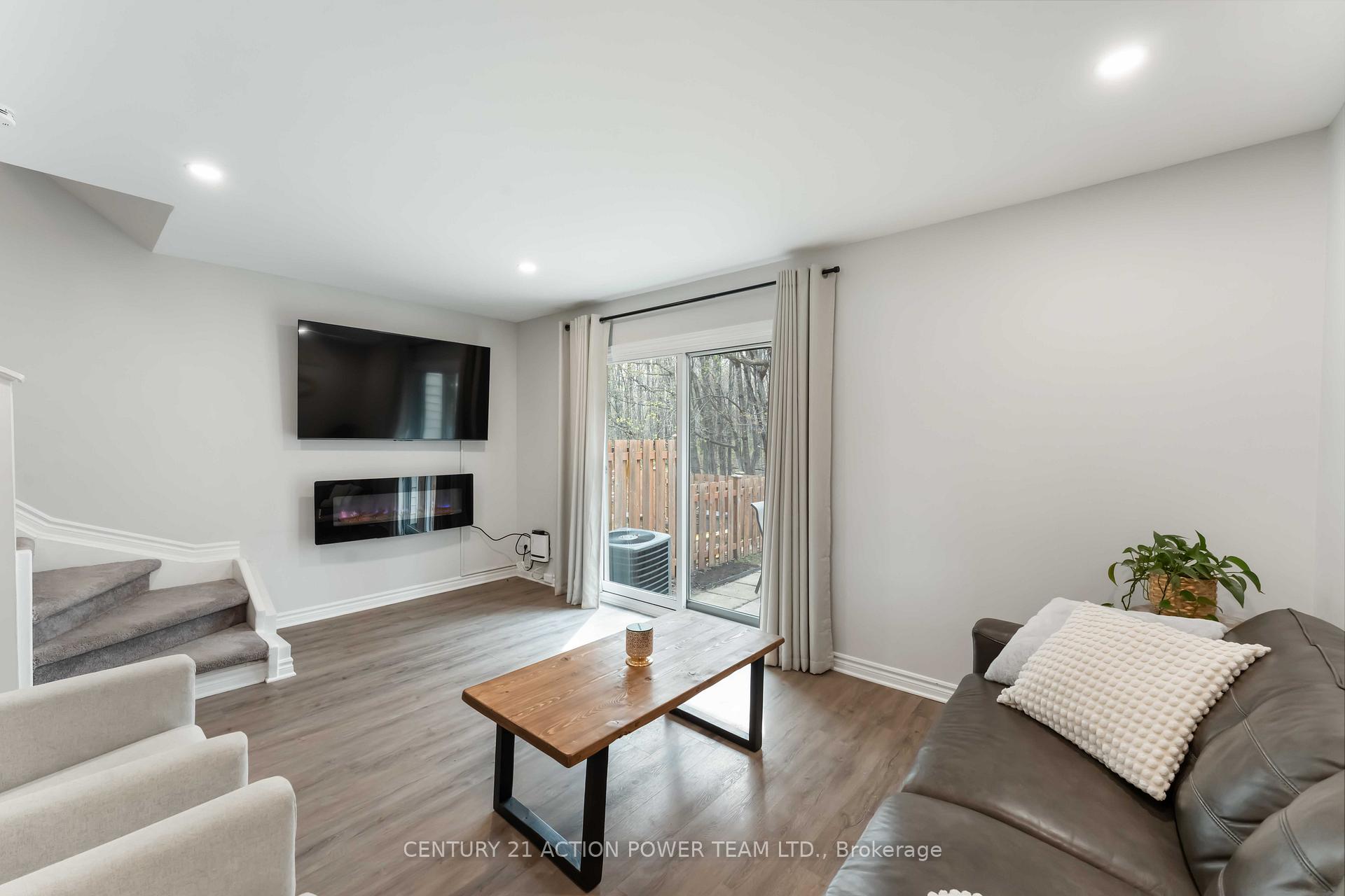 Photo 16 of Unit 6, 110 Glen Park Drive, Ottawa, Blackburn Hamlet (South) — HOMEH
