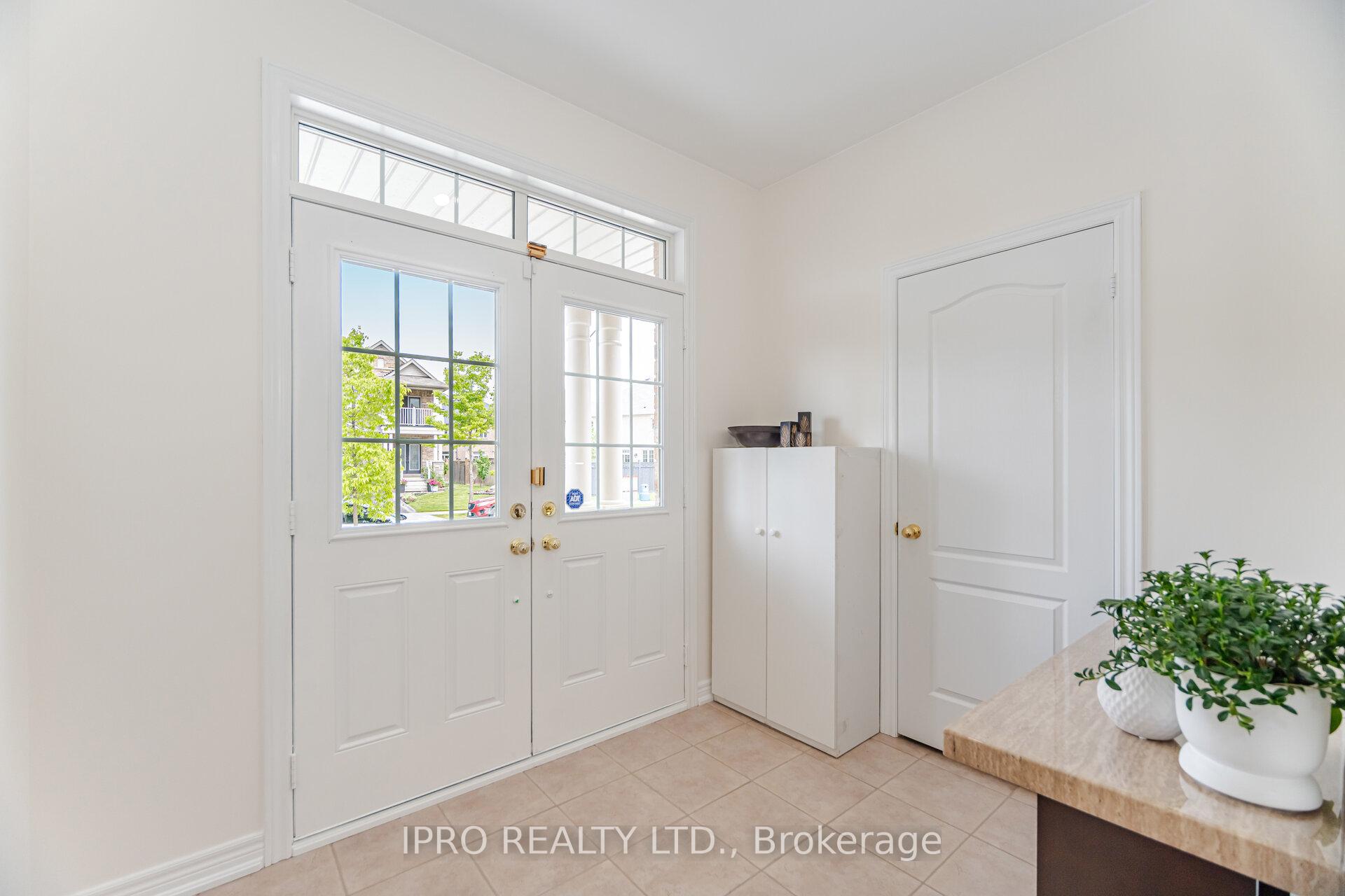 Photo 6 of 175 Bellchase Trail, Brampton, Bram East — HOMEH