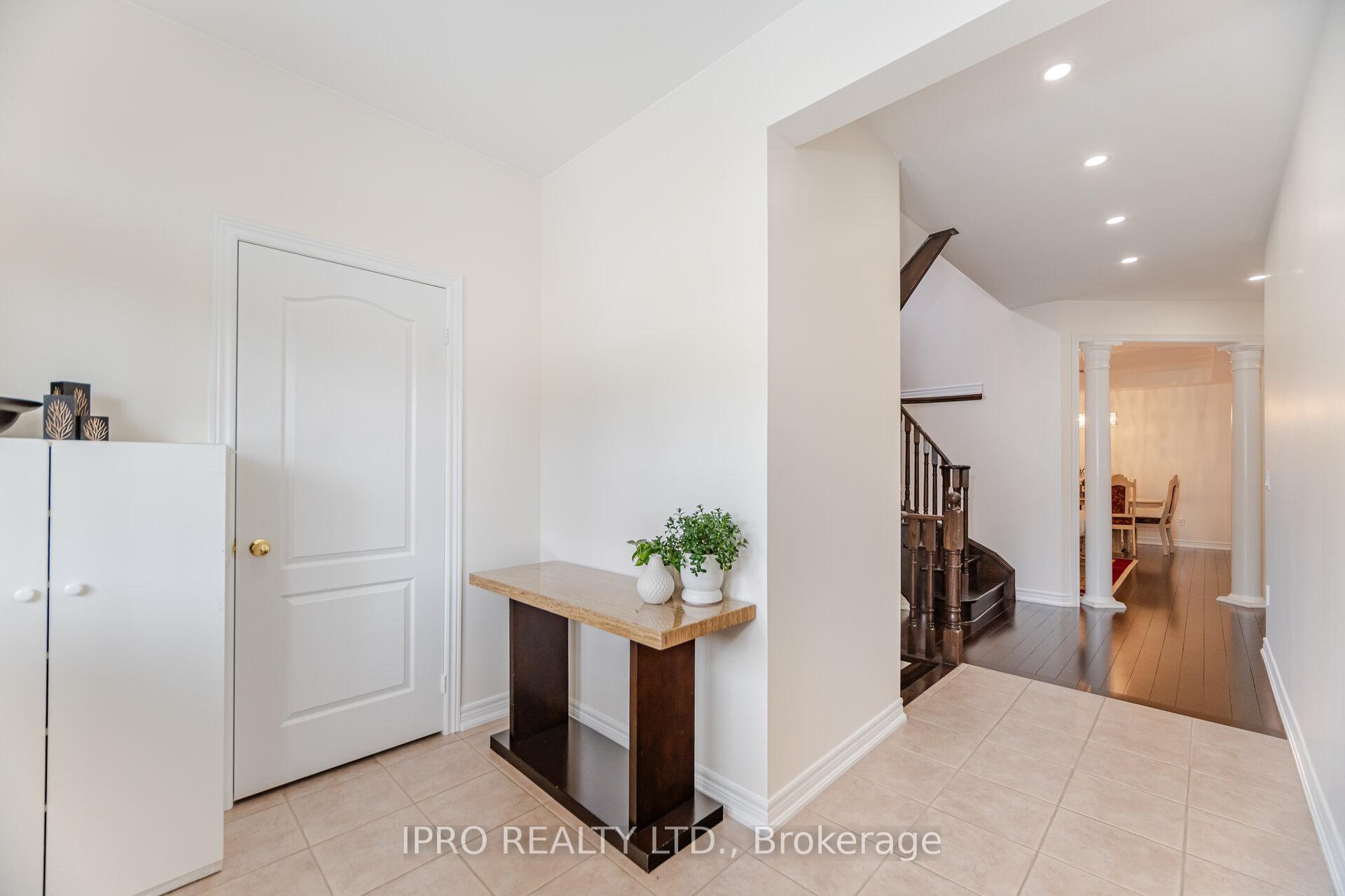 Photo 2 of 175 Bellchase Trail, Brampton, Bram East — HOMEH