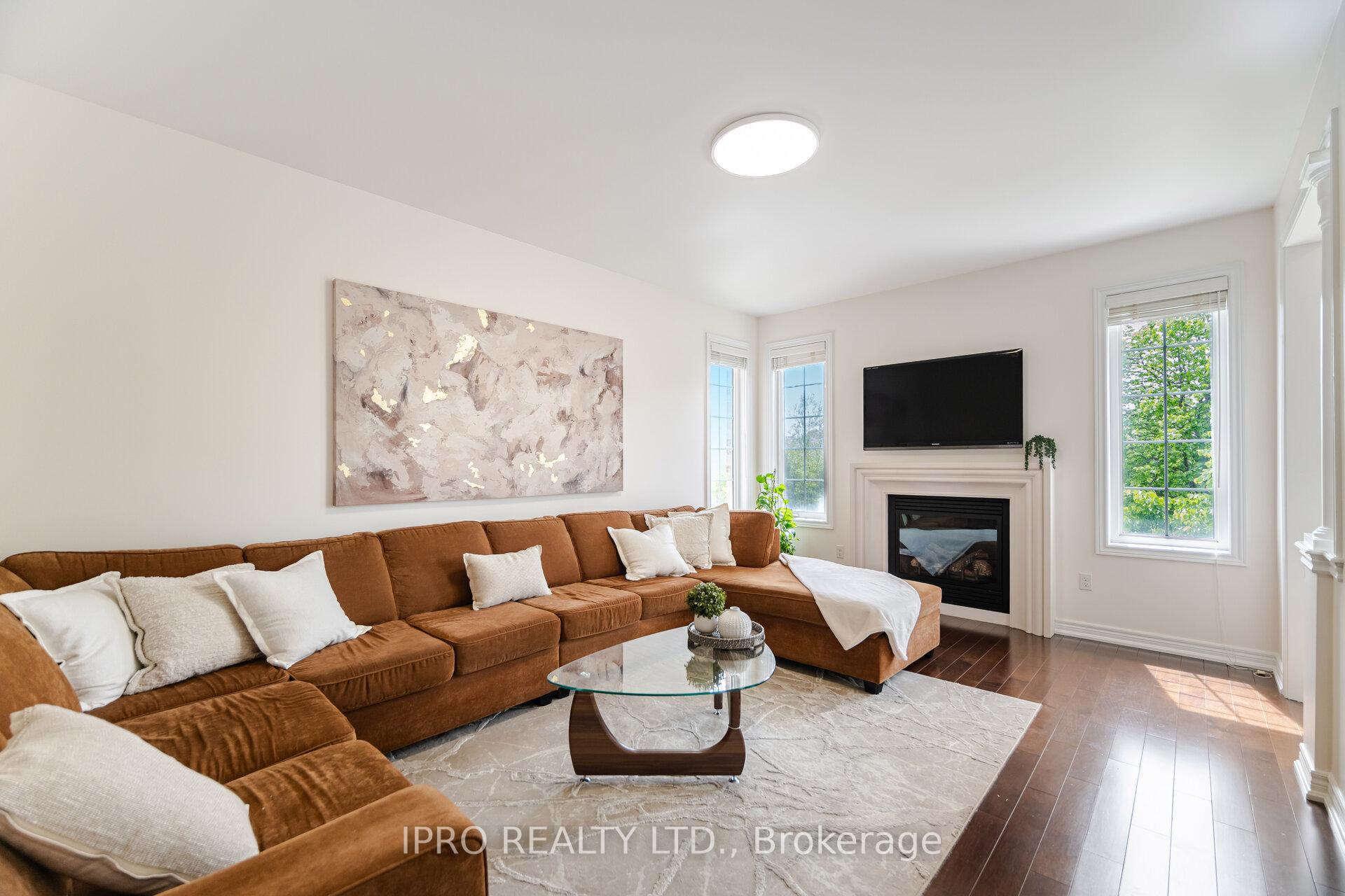 Photo 8 of 175 Bellchase Trail, Brampton, Bram East — HOMEH